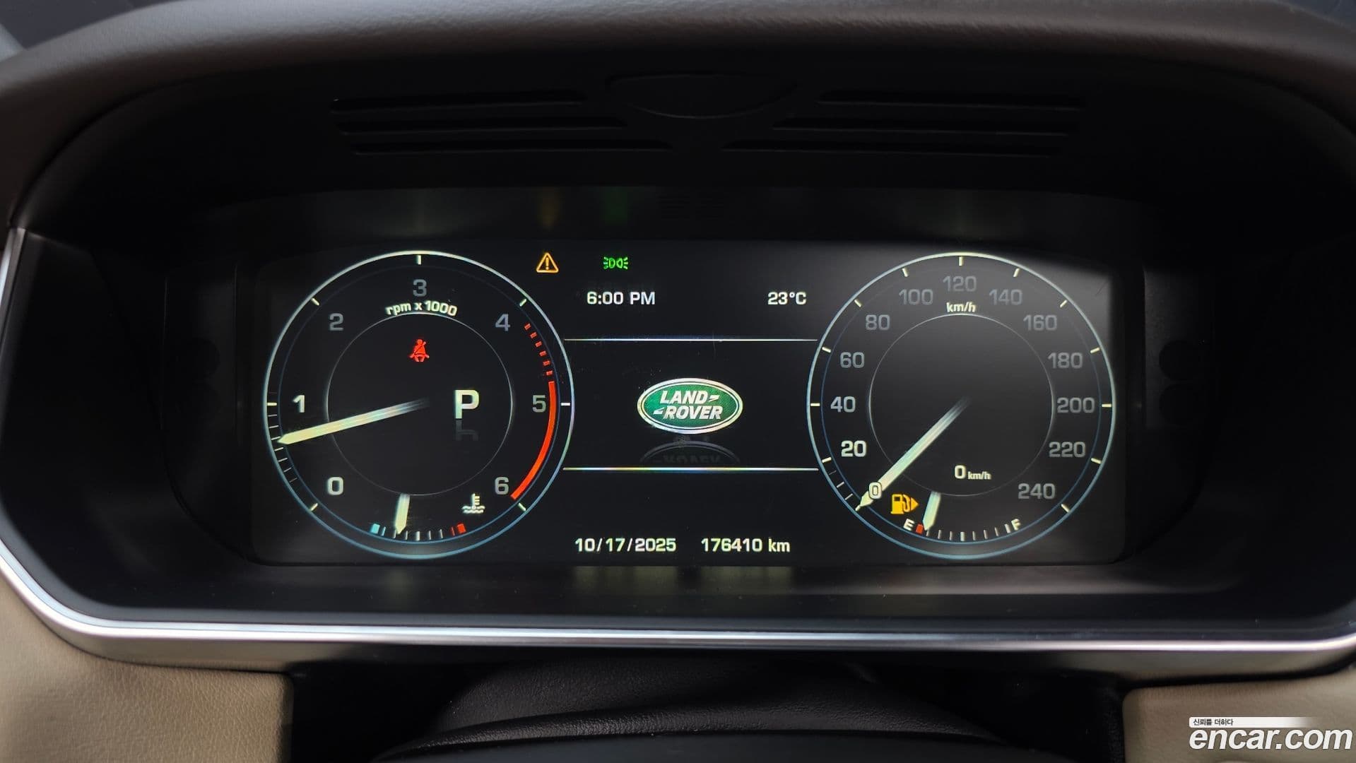 Main__Slider__Photo:Range Rover Sport Land Rover 2015.9-7