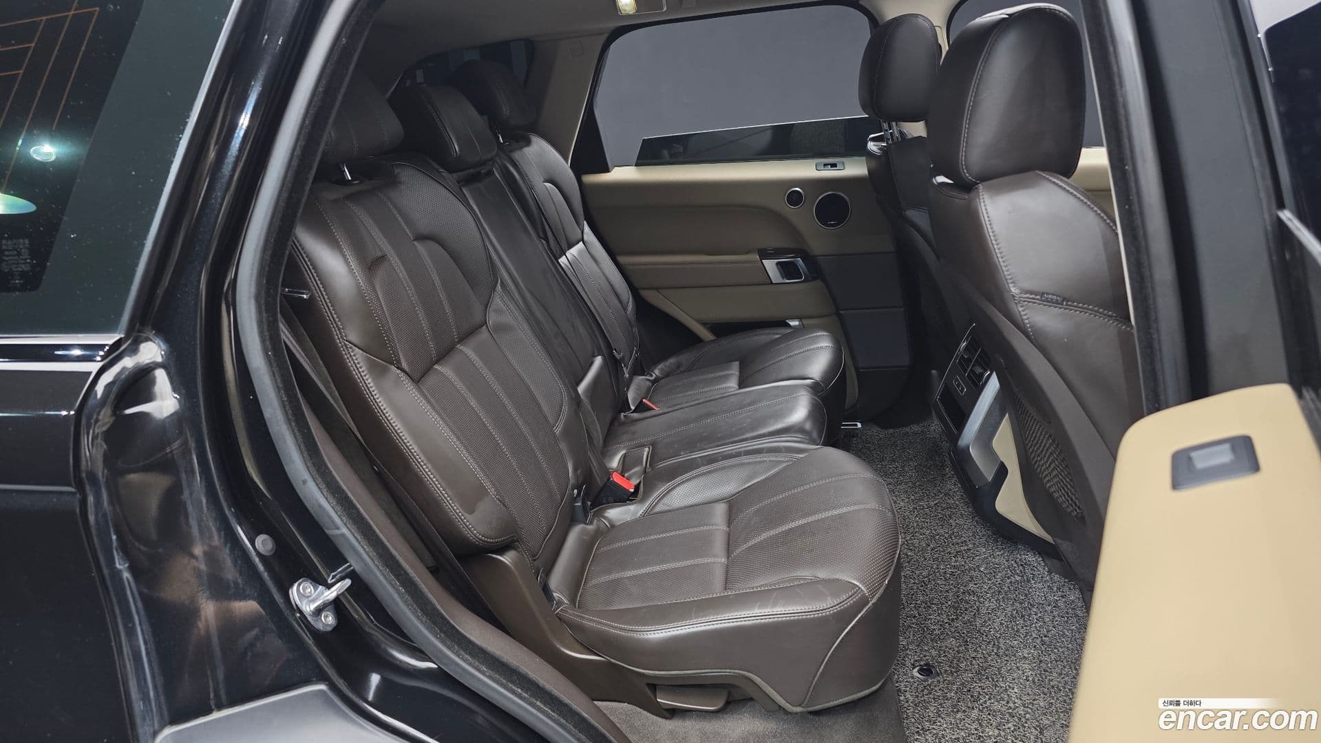 Main__Slider__Photo:Range Rover Sport Land Rover 2015.9-11