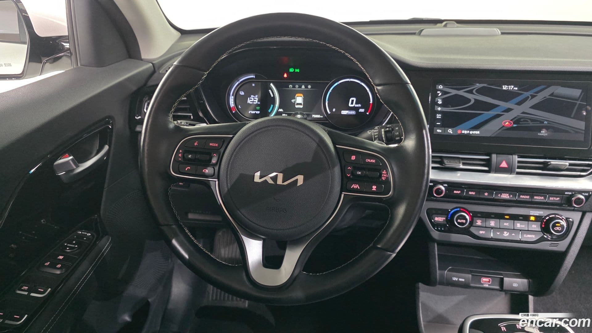 Main__Slider__Photo:Niro Kia 2021.8-12