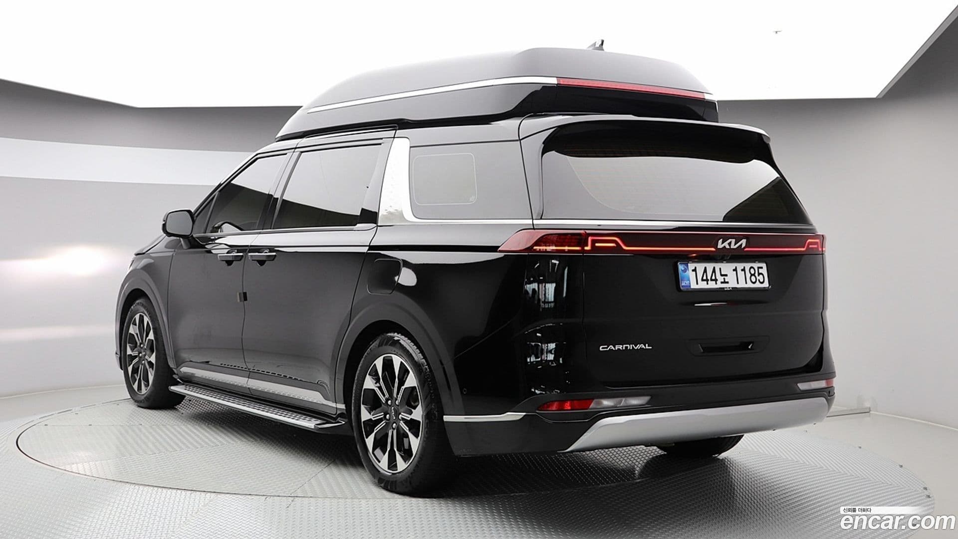Main__Slider__Photo:Canival Kia 2022.1-1