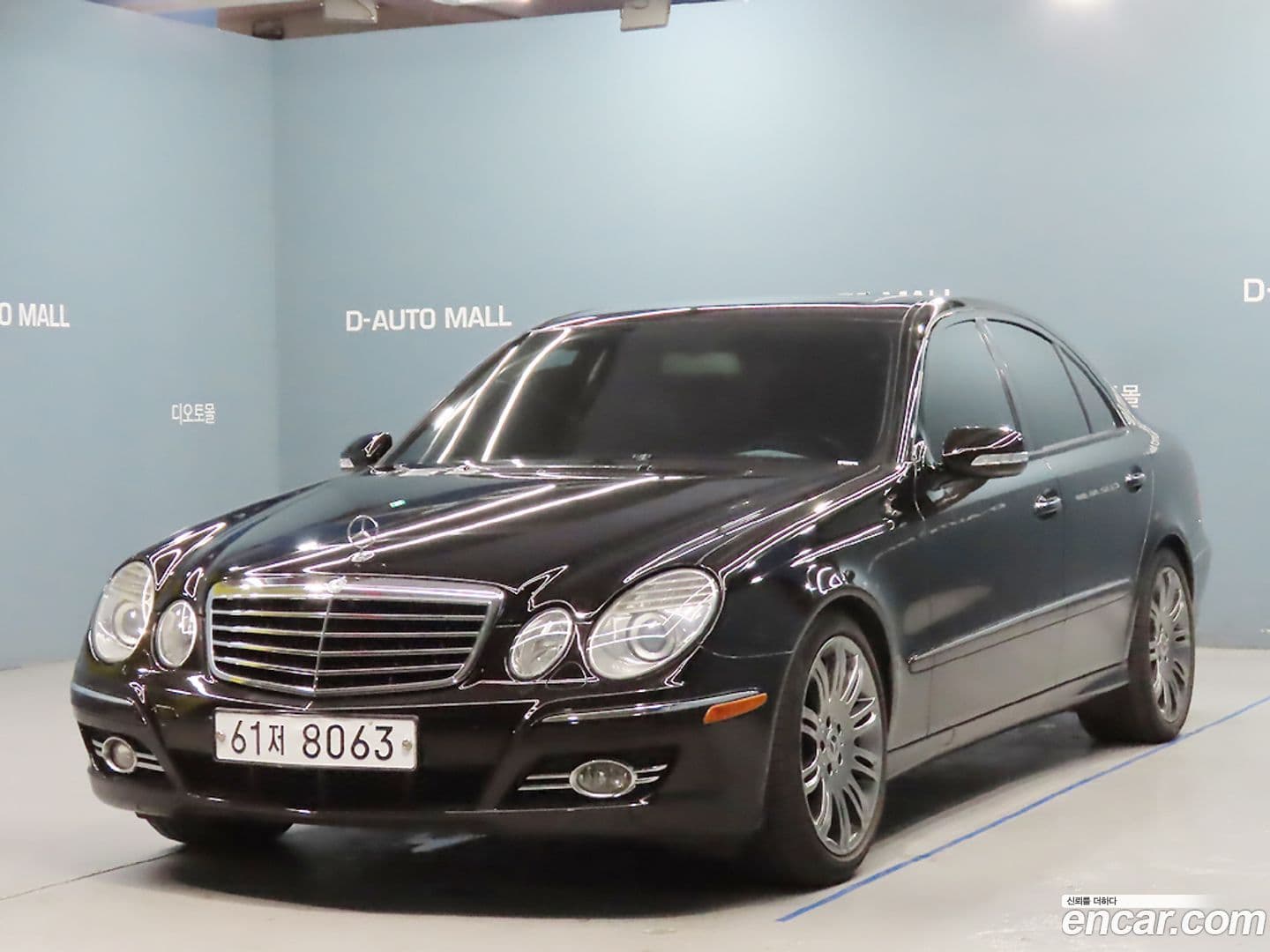 Main__Slider__Photo:E-Class Mercedes-Benz 2008.2-0