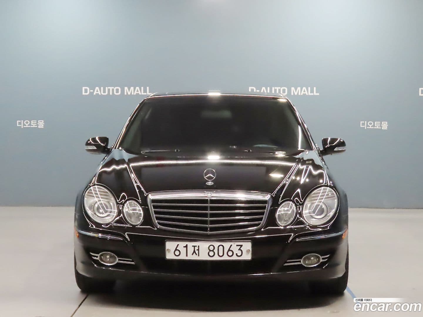 Main__Slider__Photo:E-Class Mercedes-Benz 2008.2-1