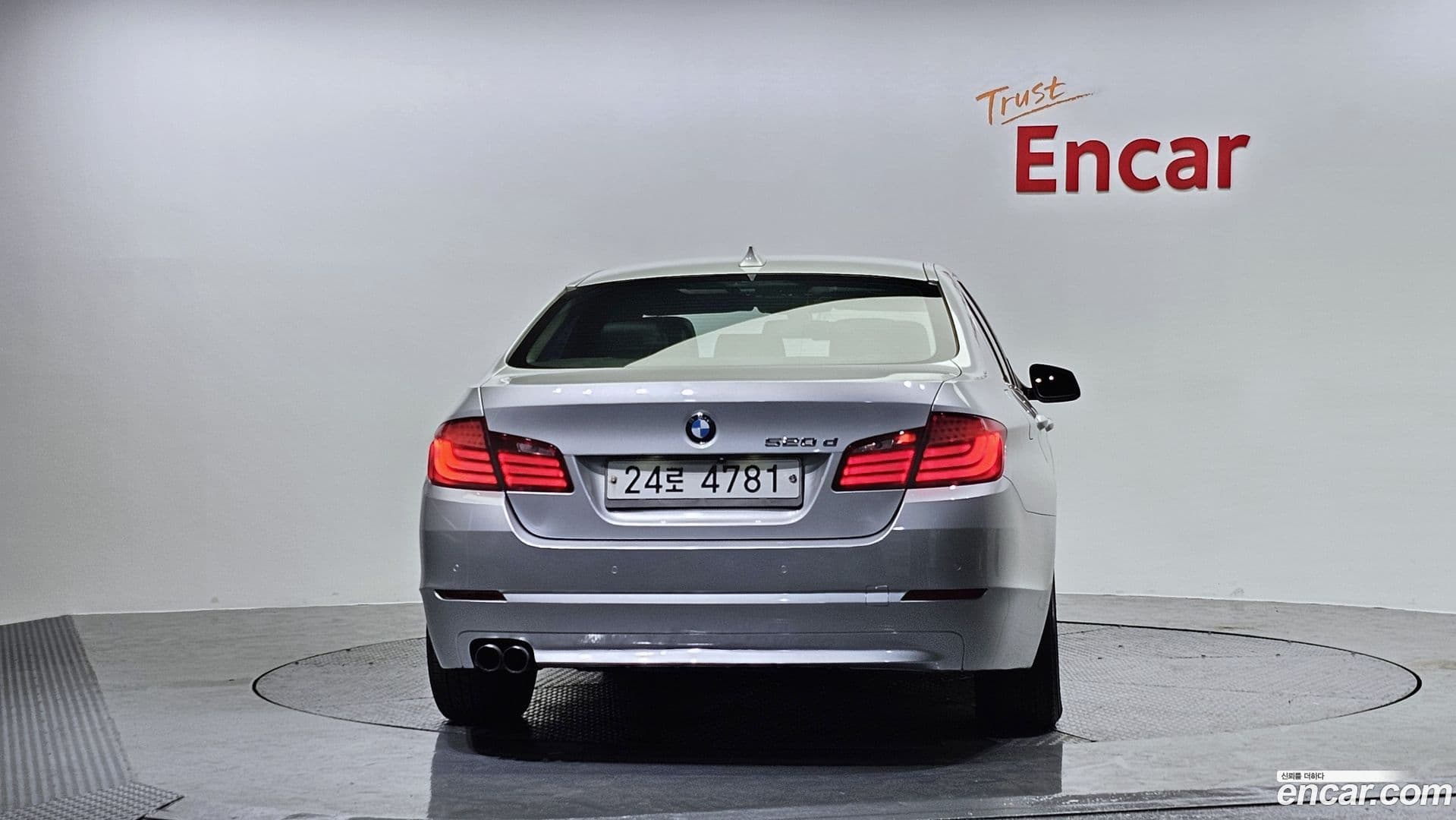 Main__Slider__Photo:5-Series BMW 2011.4-3