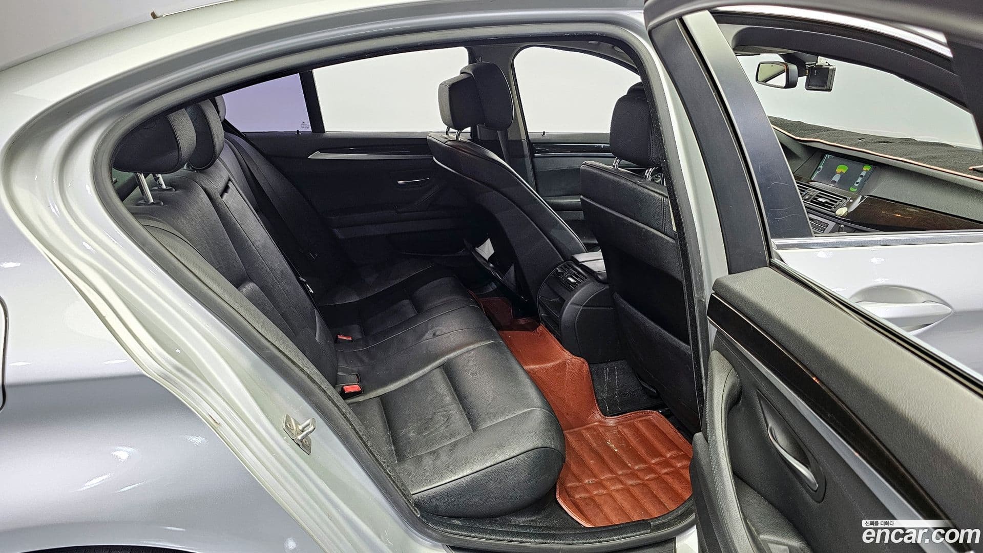 Main__Slider__Photo:5-Series BMW 2011.4-11