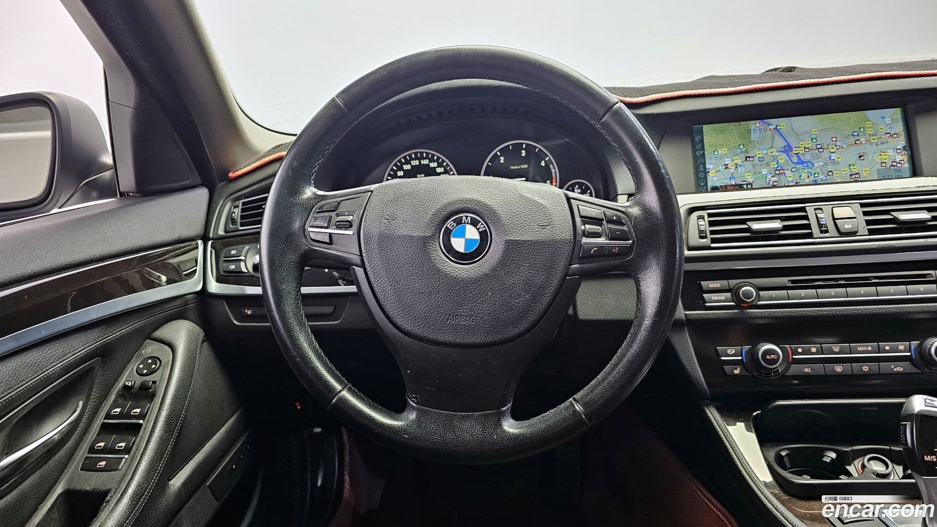 Main__Slider__Photo:5-Series BMW 2011.4-12