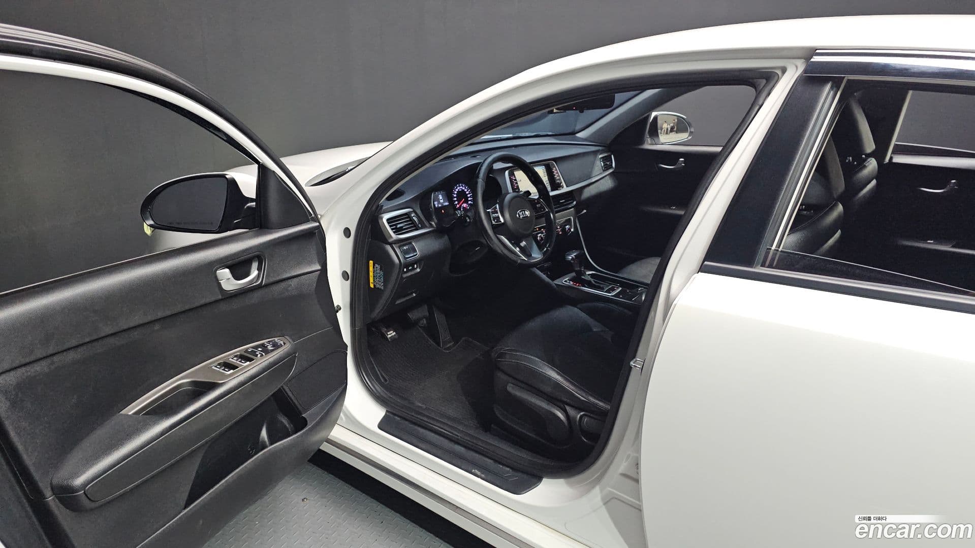 Main__Slider__Photo:K5 Kia 2018.9-9