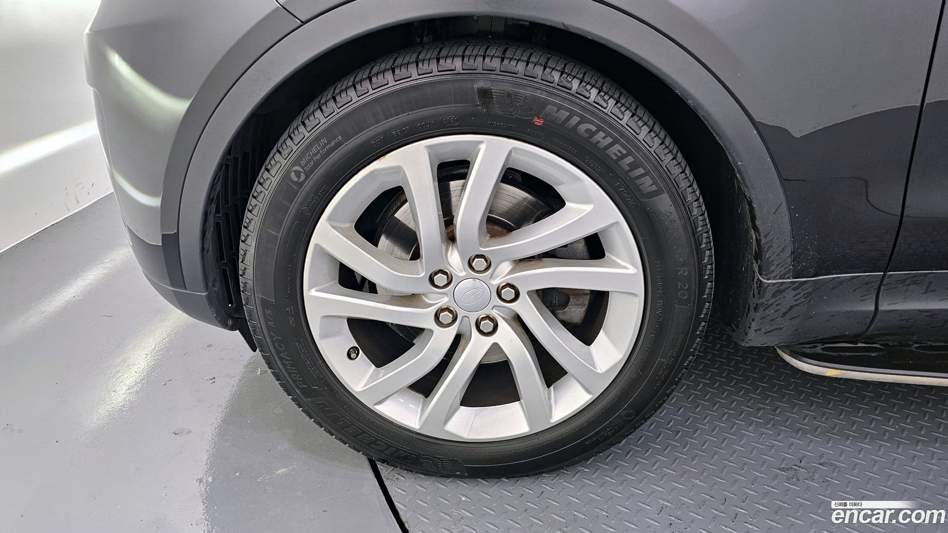 Main__Slider__Photo:Discovery Land Rover 2017.6-4