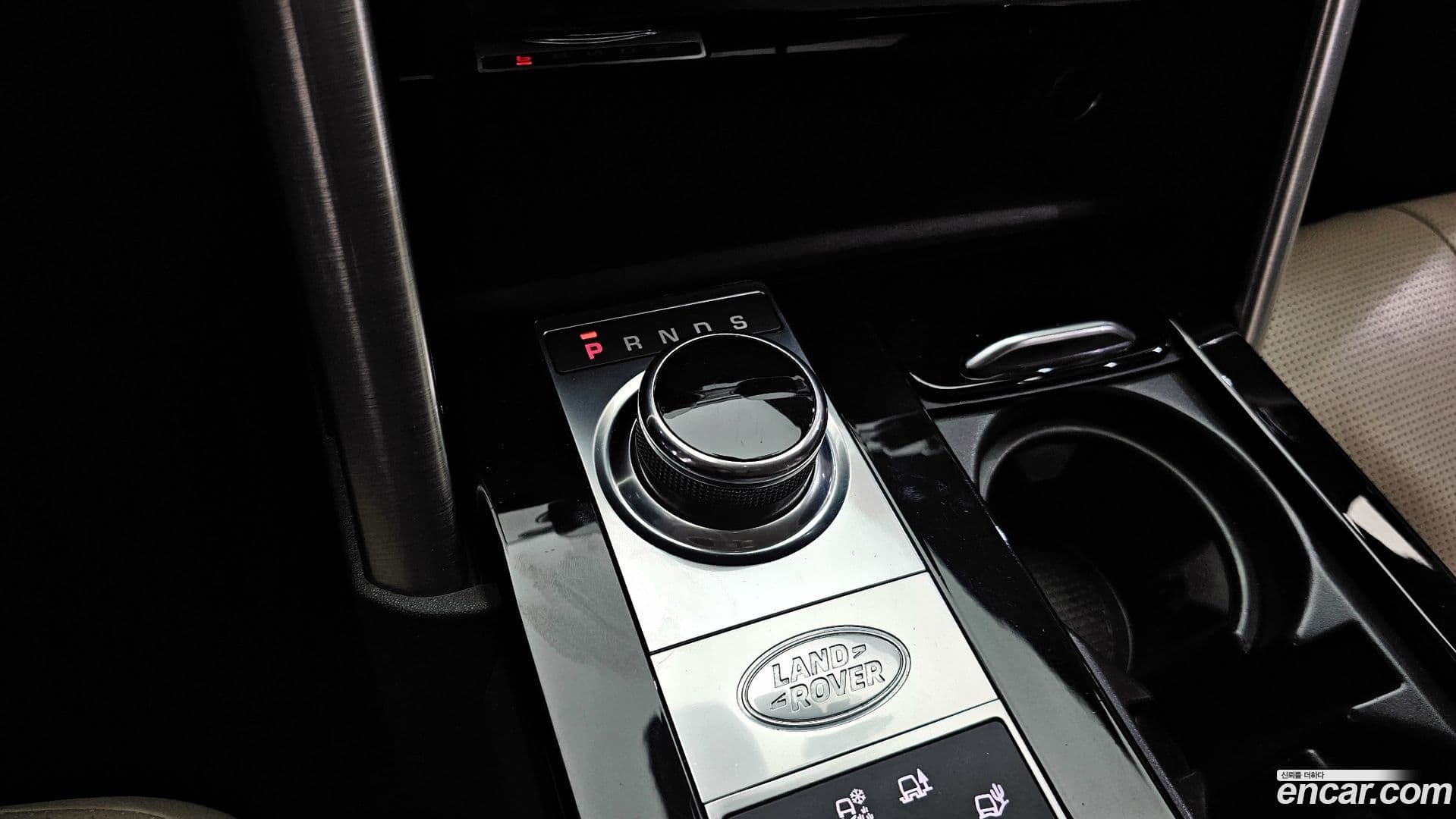 Main__Slider__Photo:Discovery Land Rover 2017.6-8