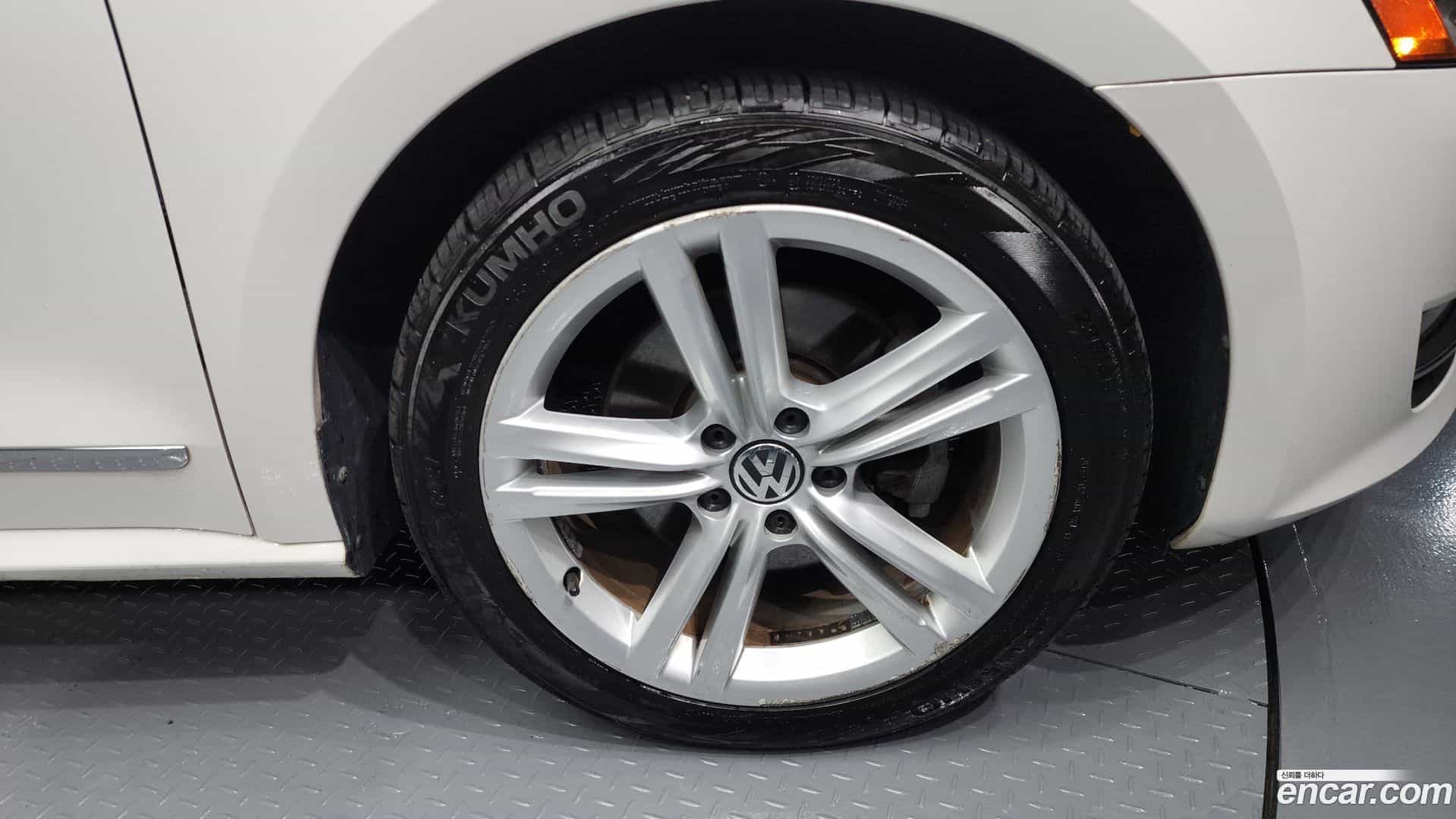 Passat Volkswagen 2014.9-OUTER-005