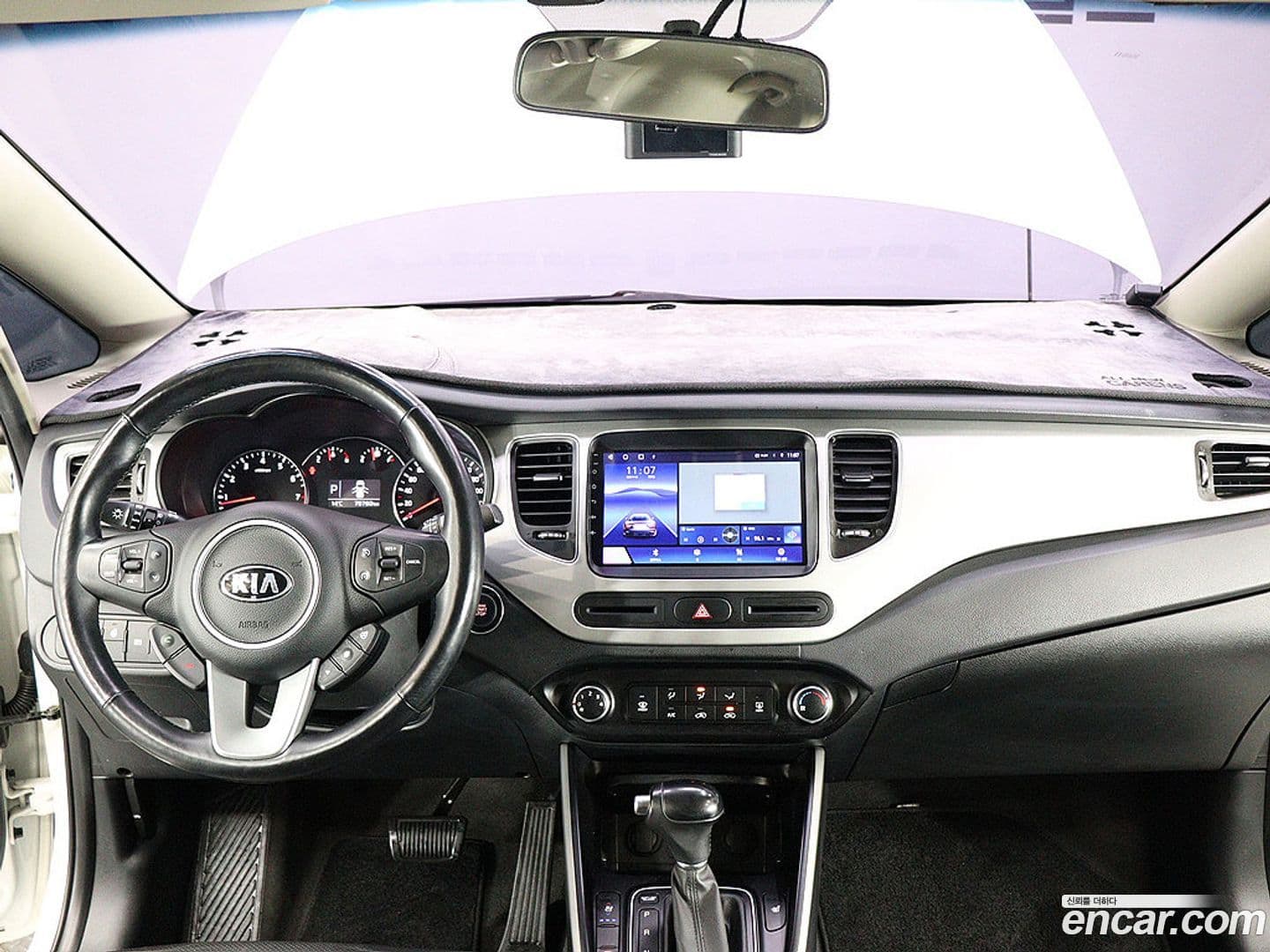 Main__Slider__Photo:Carens Kia 2018.0-4