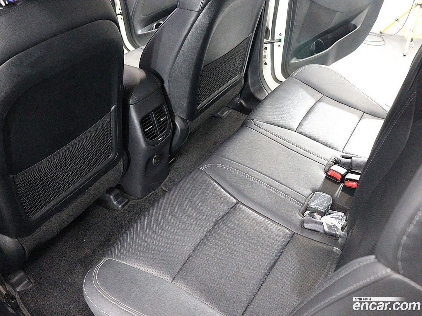 Main__Slider__Photo:Carens Kia 2018.0-12