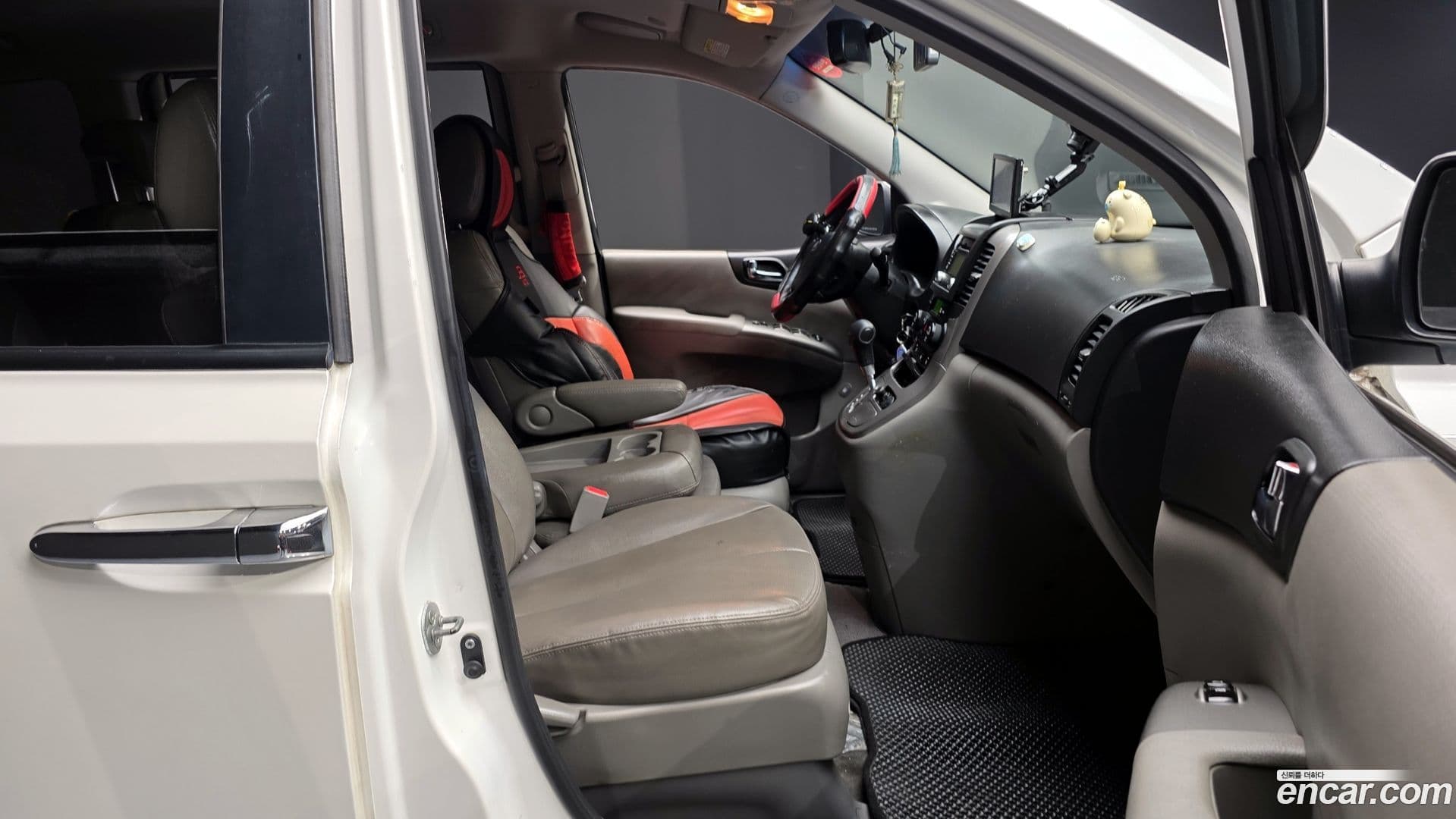 Main__Slider__Photo:Canival Kia 2013.0-9