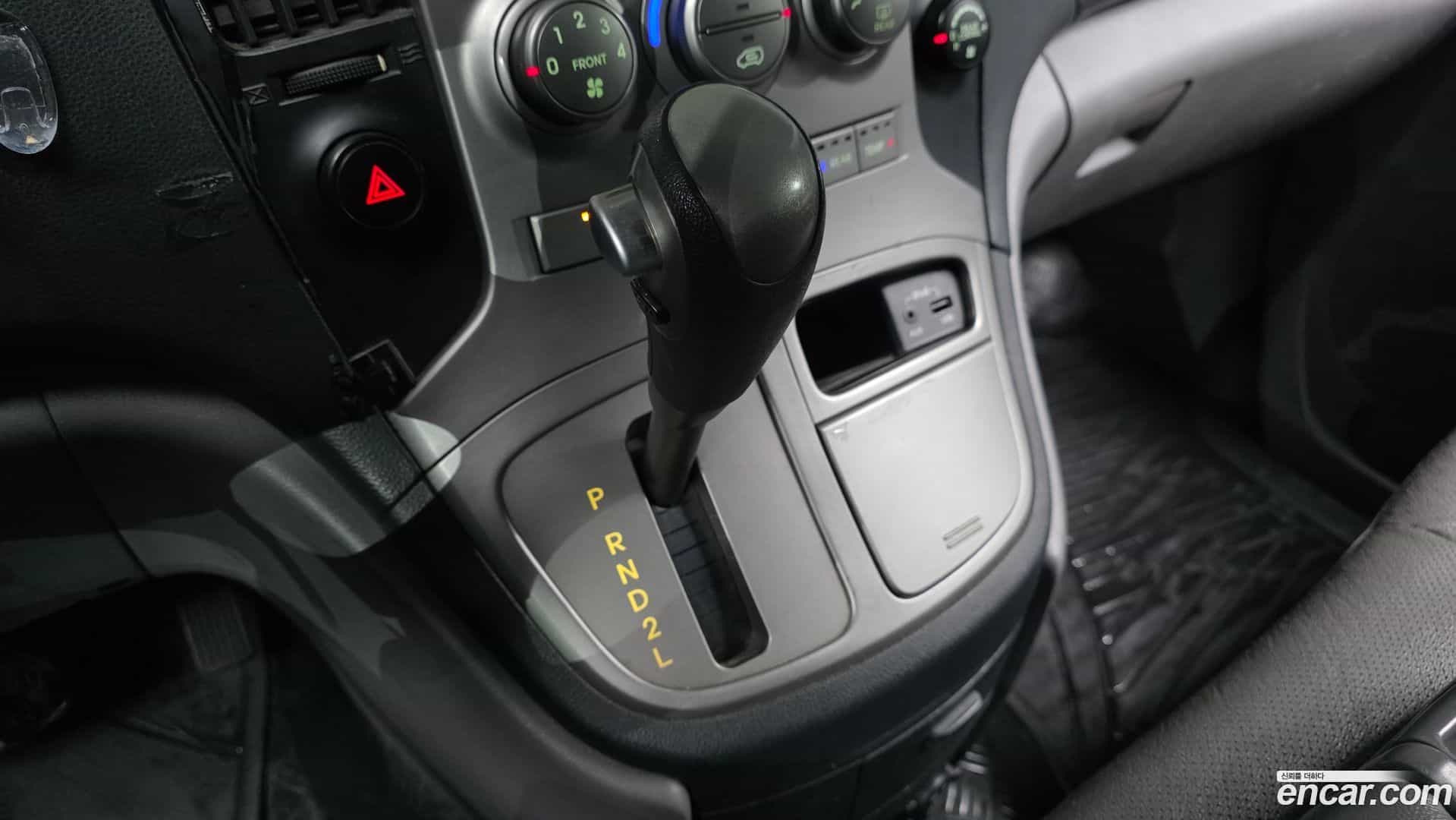 Starex Hyundai 2014.2-INNER-009