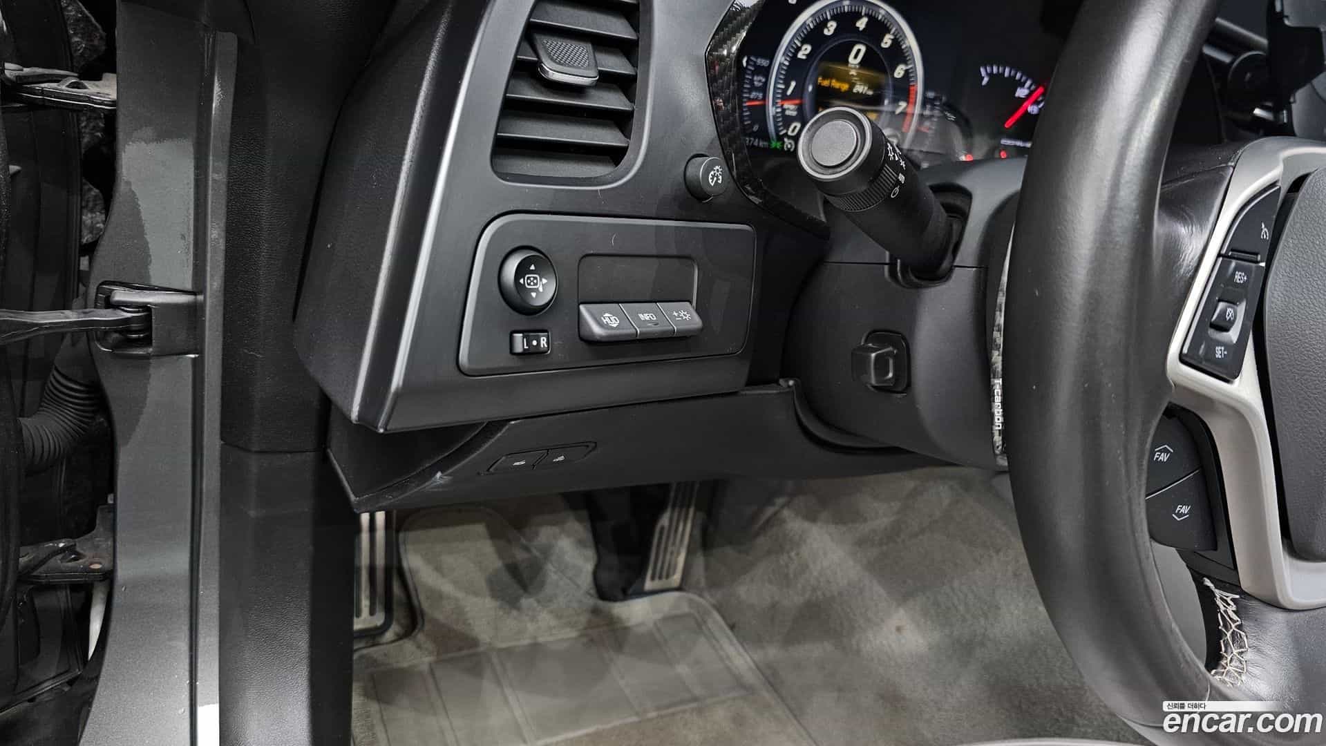 Corvette Chevrolet 2015.10-OPTION-021