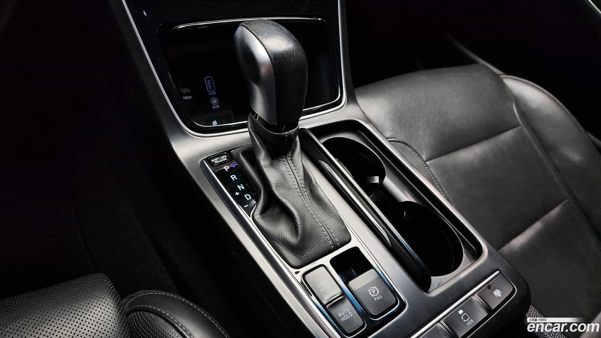 Grandeur Hyundai 2018.2-INNER-009