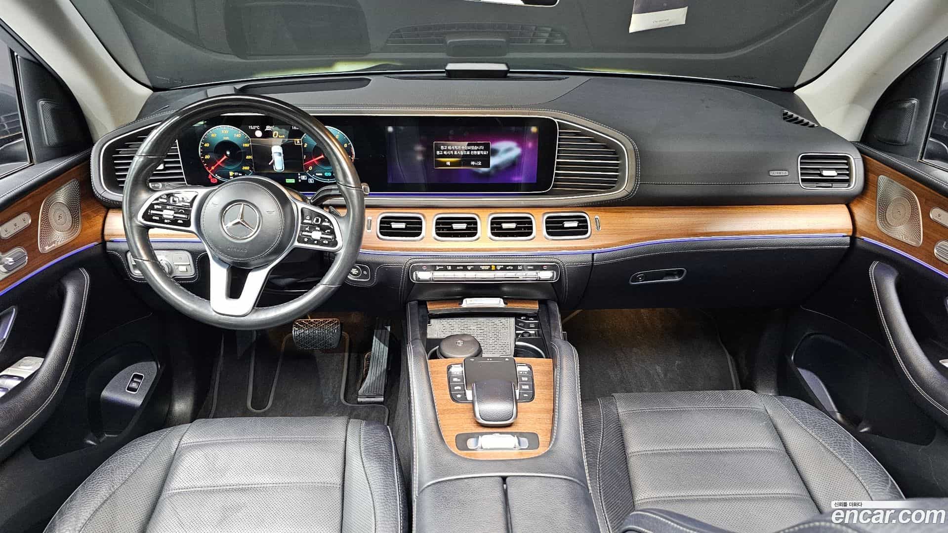 GLE-Class Mercedes-Benz 2021.11-INNER-007