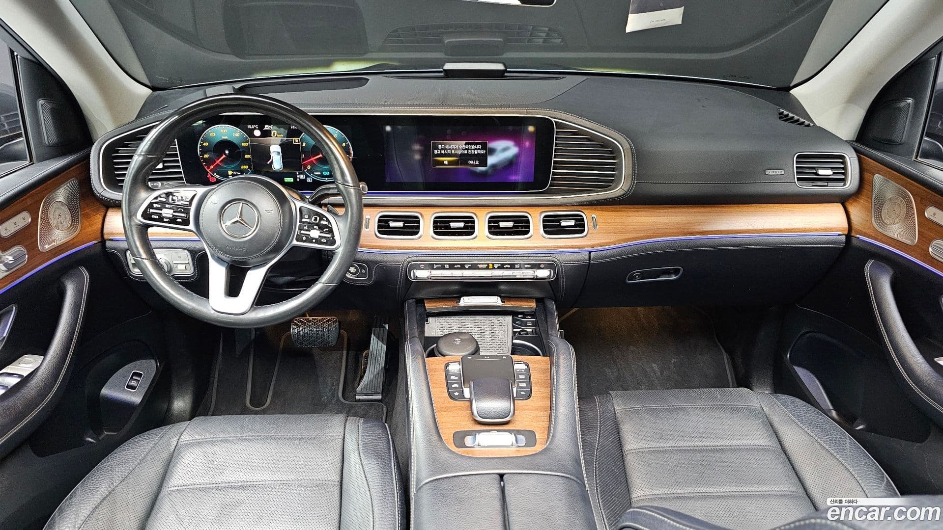 Main__Slider__Photo:GLE-Class Mercedes-Benz 2021.11-6