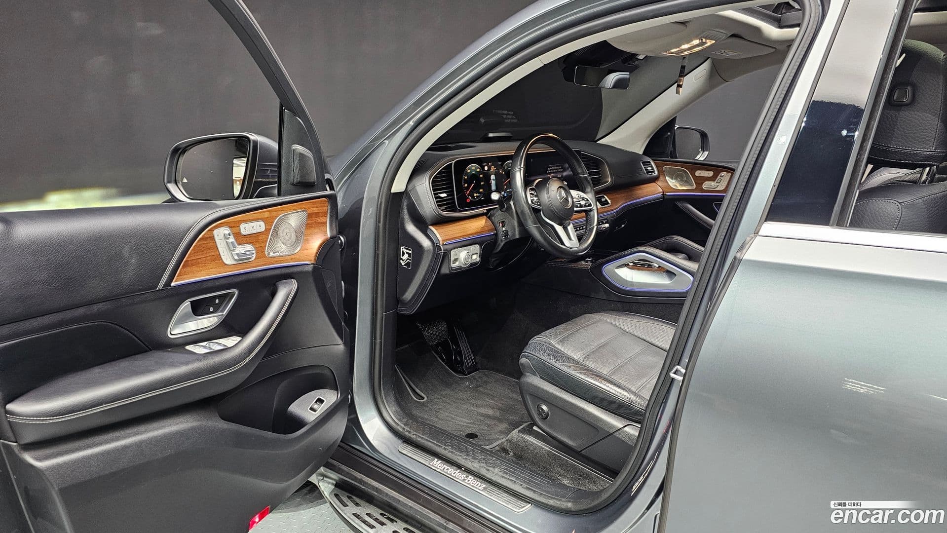 Main__Slider__Photo:GLE-Class Mercedes-Benz 2021.11-10