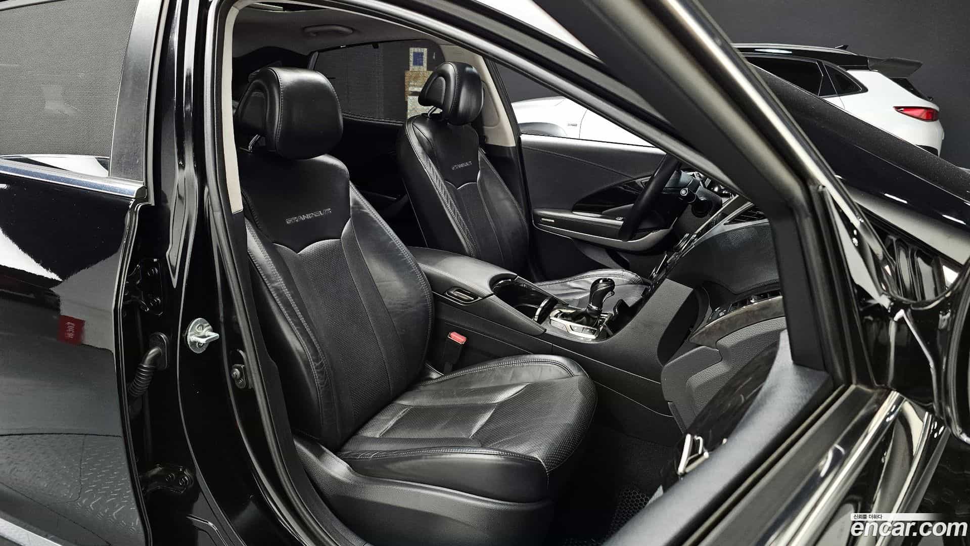 Grandeur Hyundai 2013.3-INNER-010