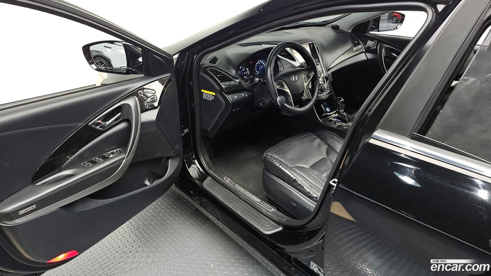 Main__Slider__Photo:Grandeur Hyundai 2013.3-10