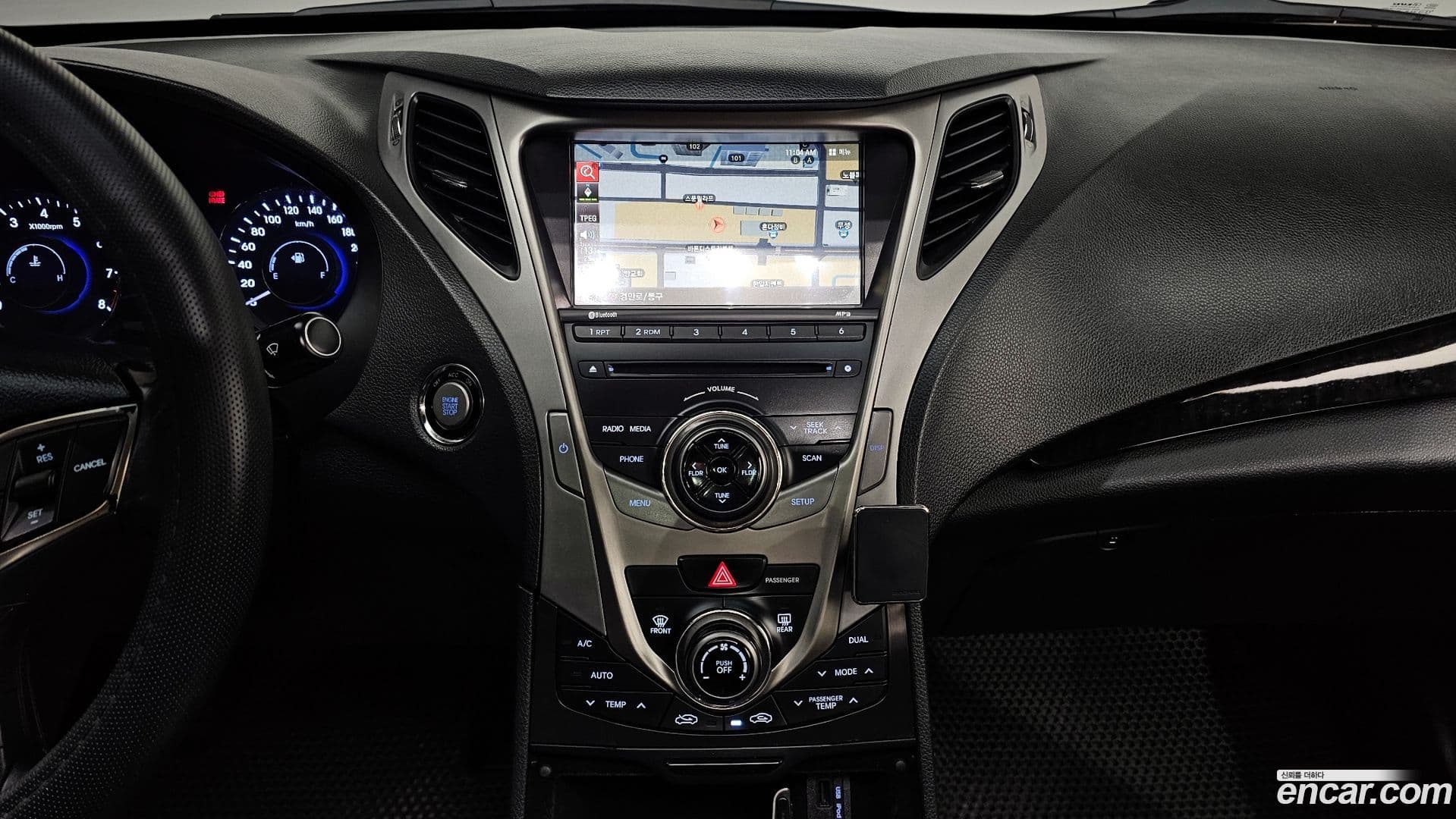 Main__Slider__Photo:Grandeur Hyundai 2013.3-14