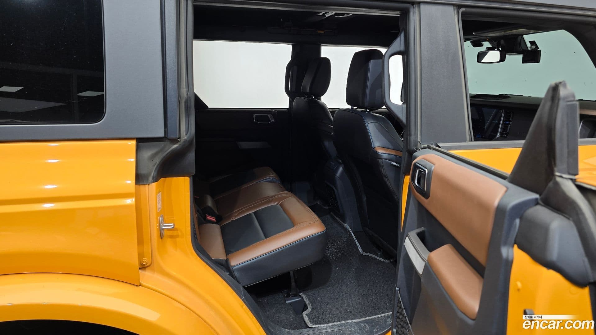 Main__Slider__Photo:Bronco Ford 2022.11-11