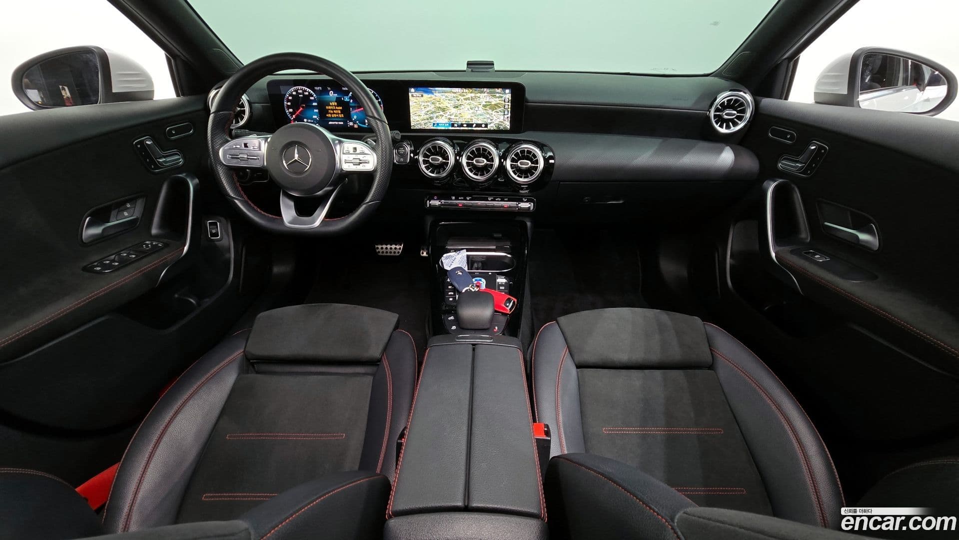 Main__Slider__Photo:A-Class Mercedes-Benz 2021.1-6