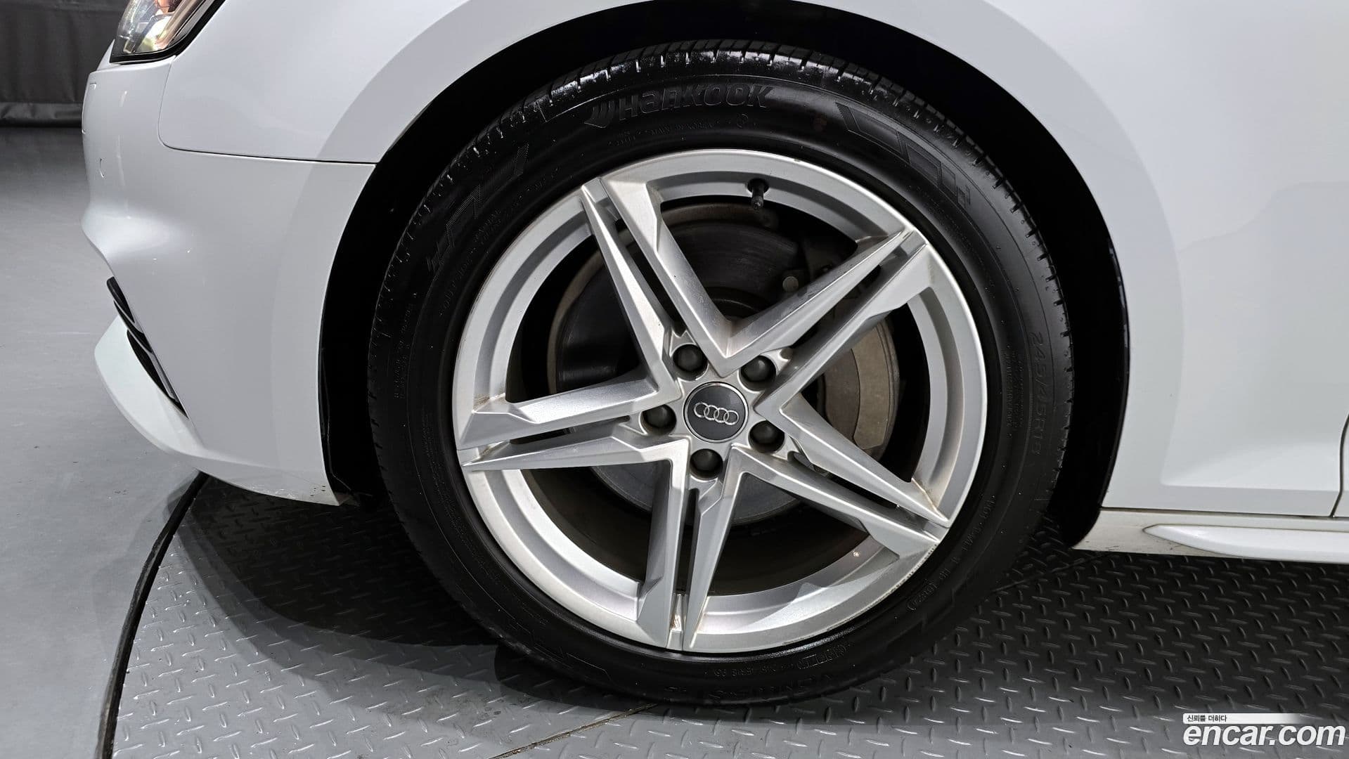 Main__Slider__Photo:A4 Audi 2016.4-4