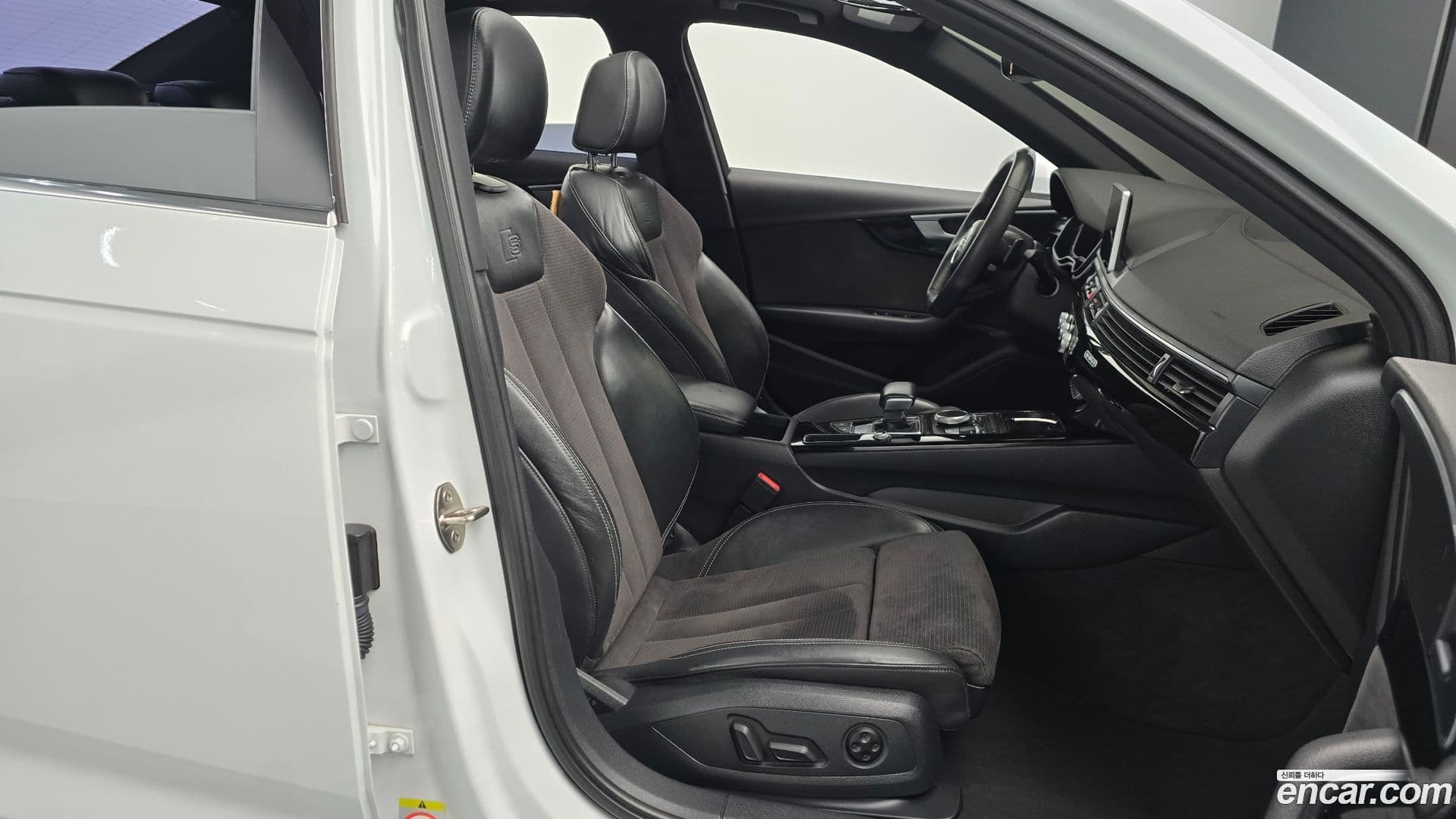 Main__Slider__Photo:A4 Audi 2016.4-9