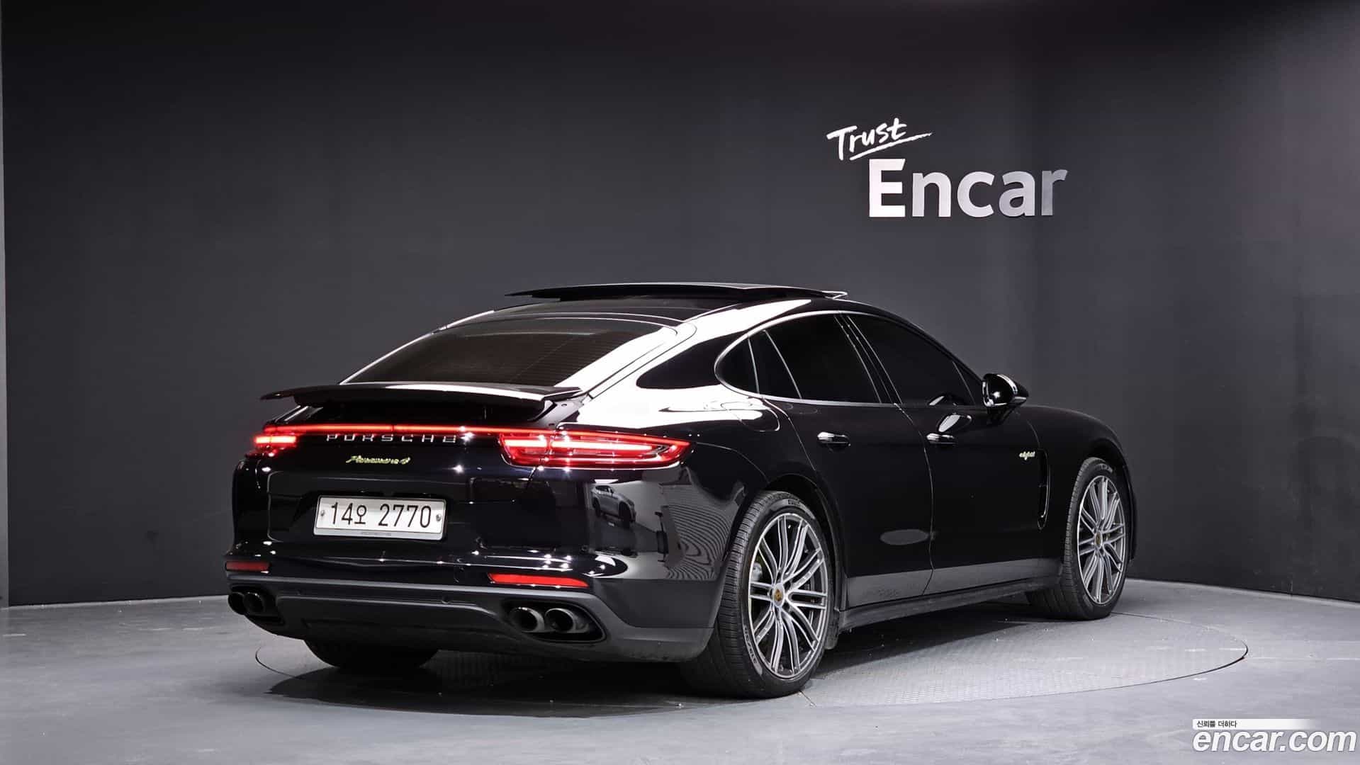 Panamera Porsche 2018.11-OUTER-002