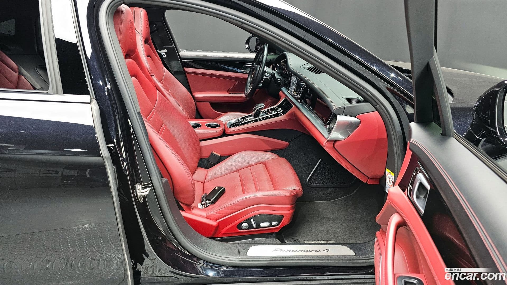 Main__Slider__Photo:Panamera Porsche 2018.11-10