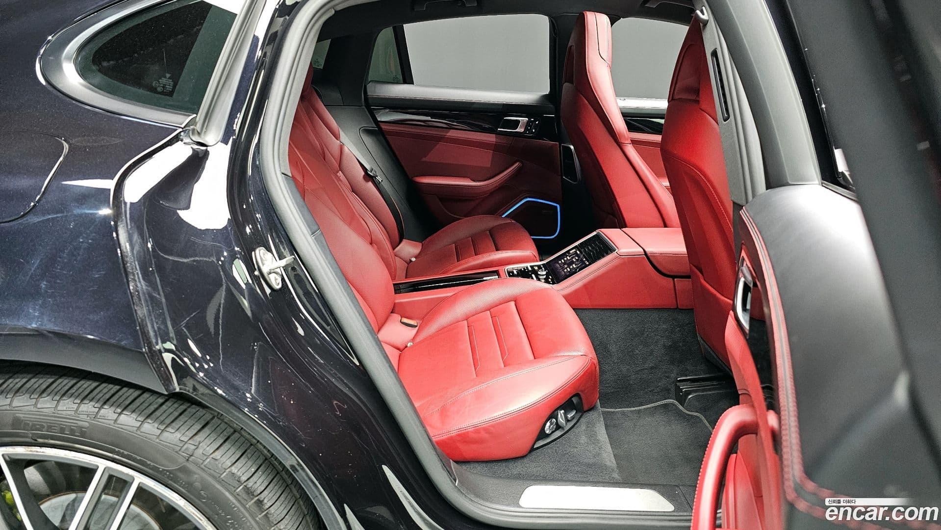 Main__Slider__Photo:Panamera Porsche 2018.11-11