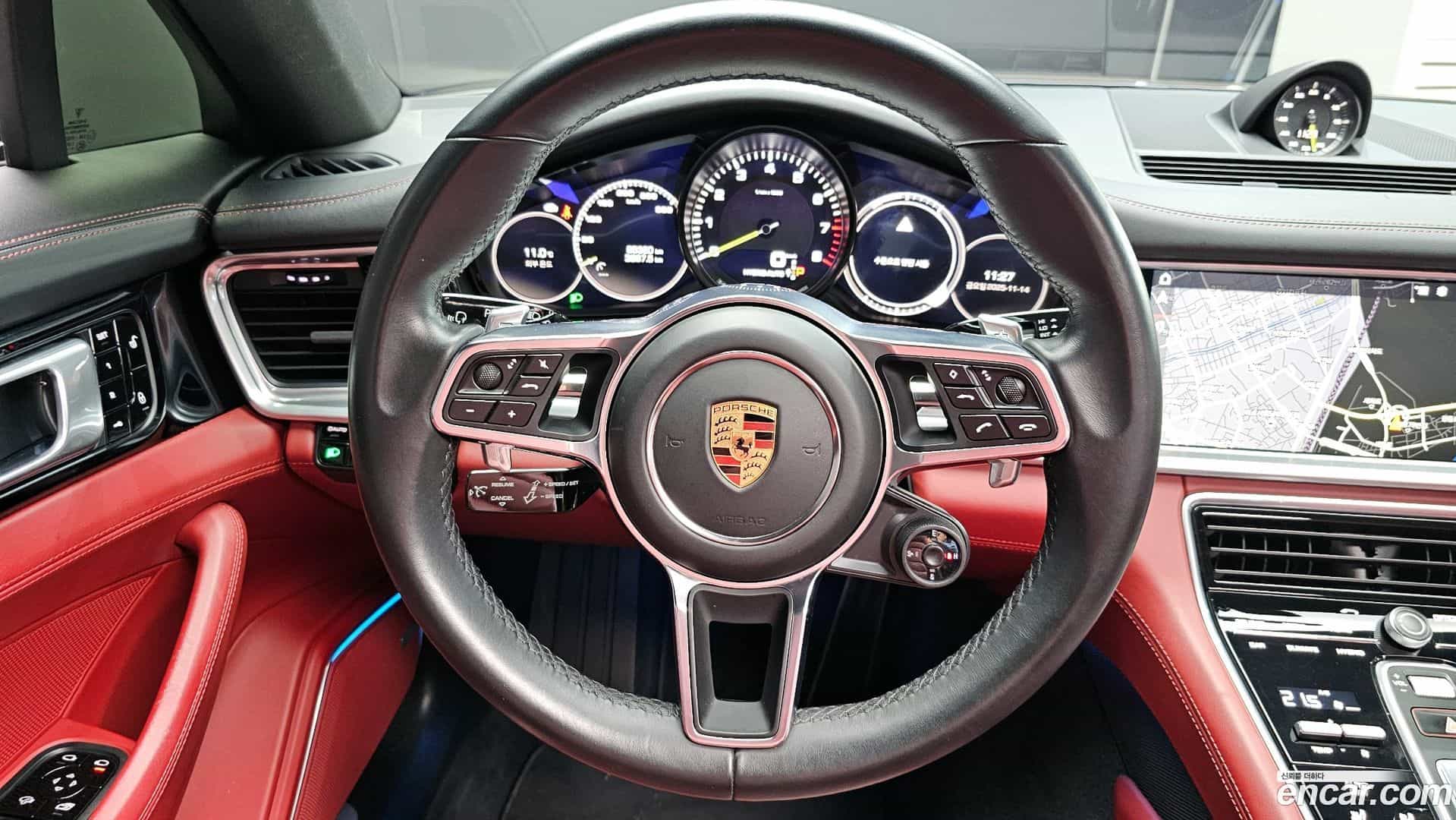 Panamera Porsche 2018.11-OPTION-017