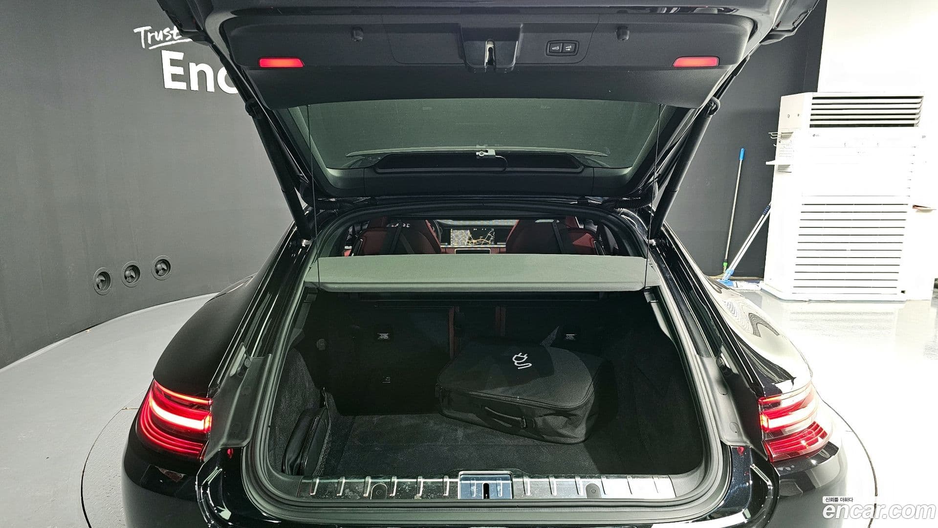 Main__Slider__Photo:Panamera Porsche 2018.11-19