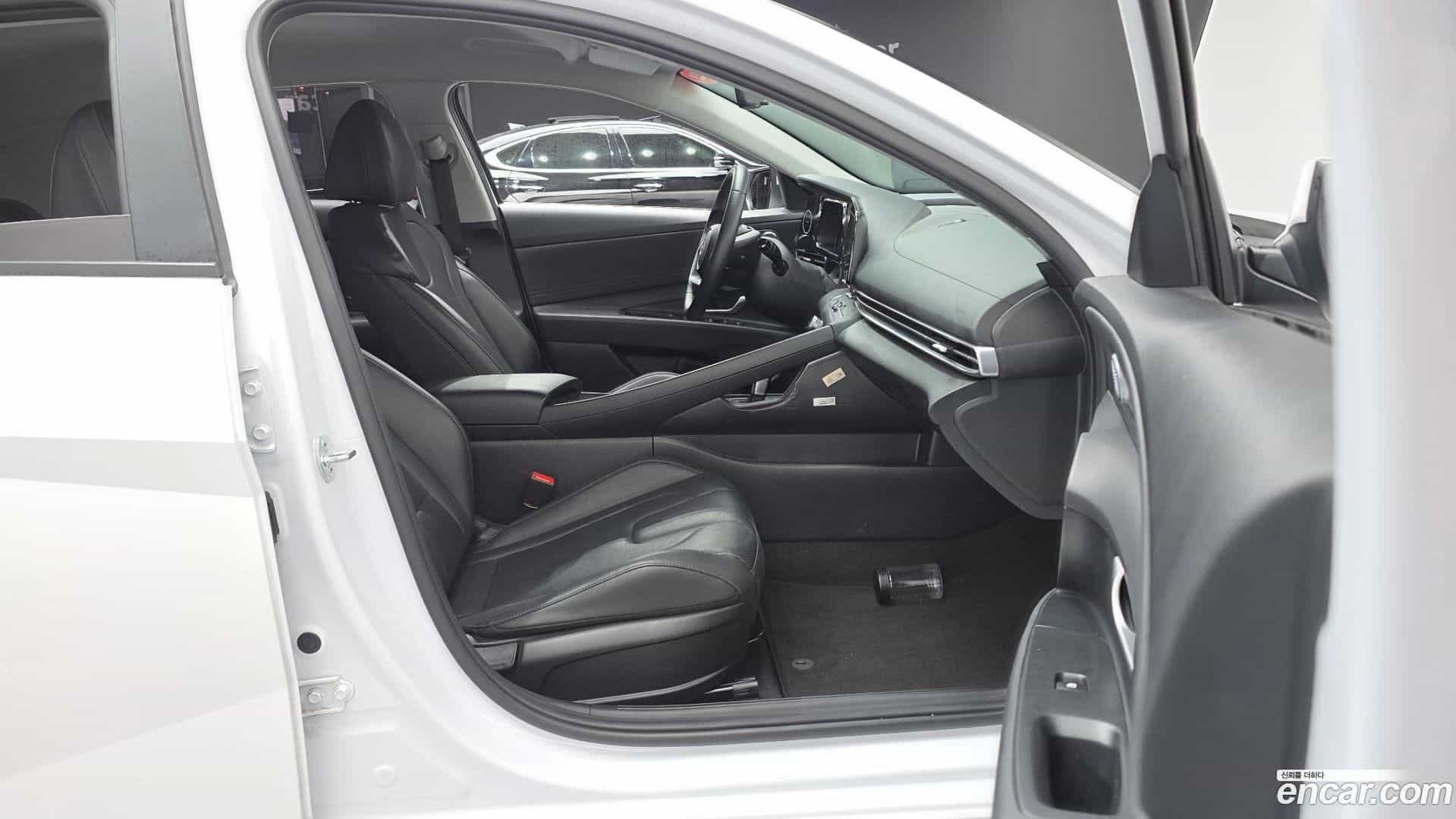 AVANTE Hyundai 2024.4-INNER-010