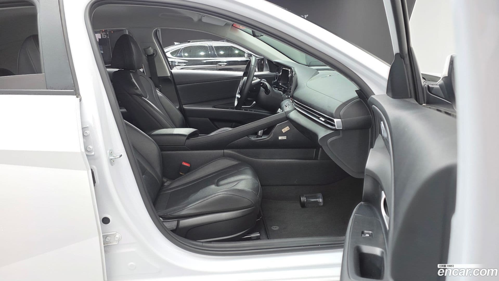 Main__Slider__Photo:AVANTE Hyundai 2024.4-9