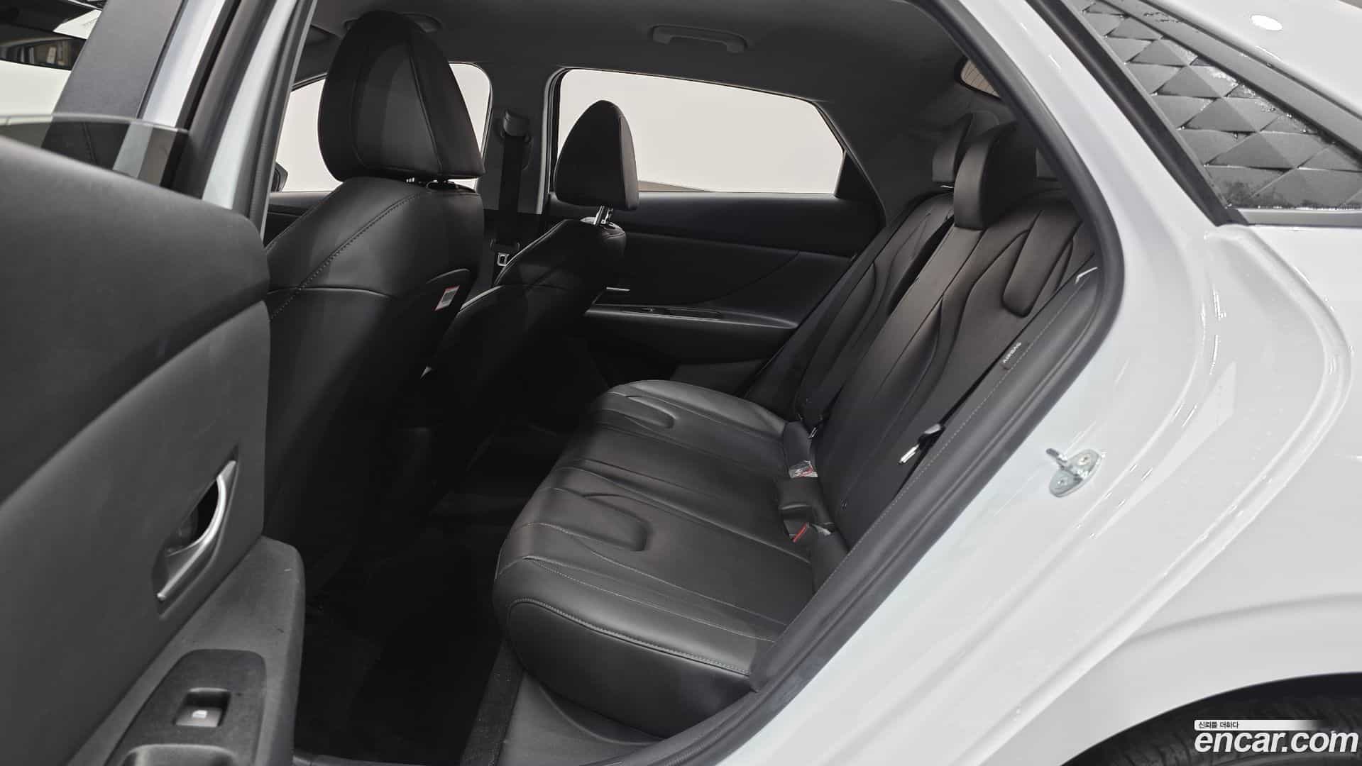 AVANTE Hyundai 2024.4-OPTION-017