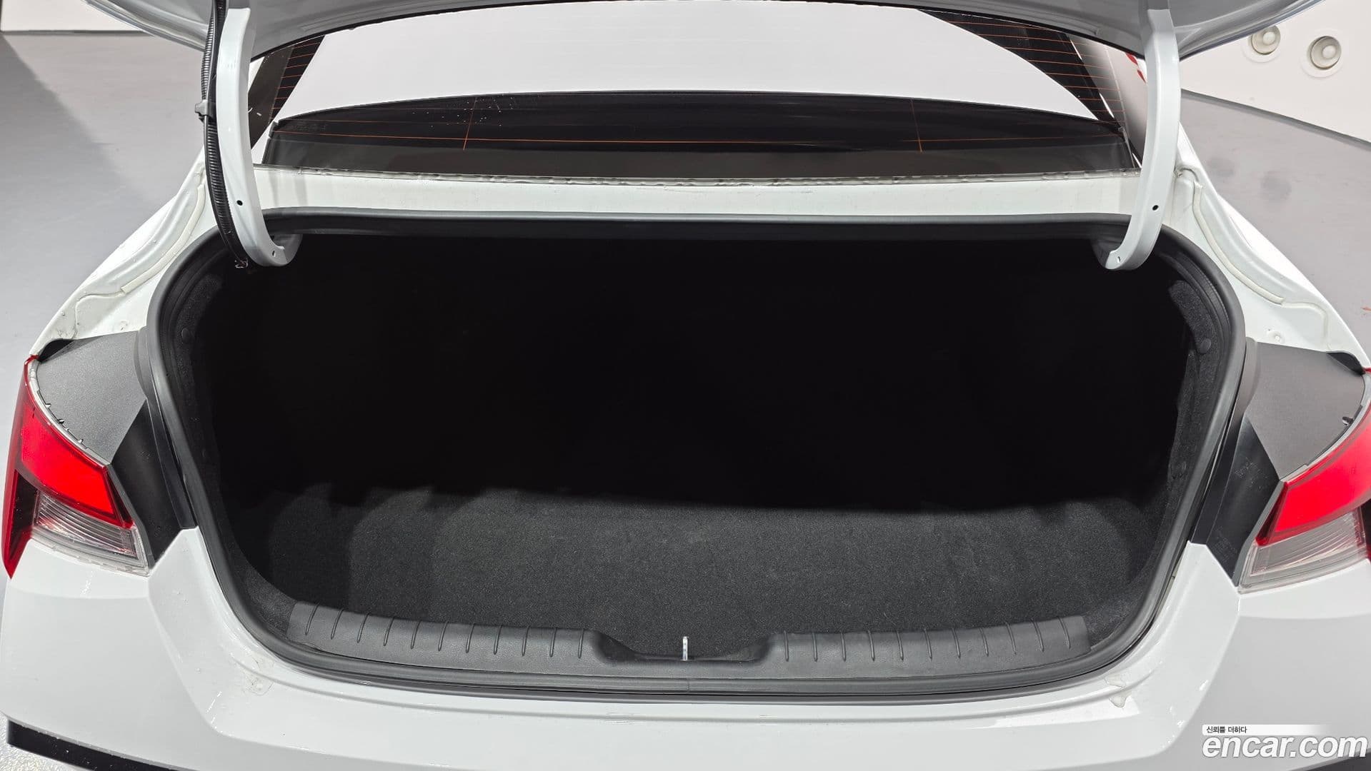 Main__Slider__Photo:AVANTE Hyundai 2024.4-19