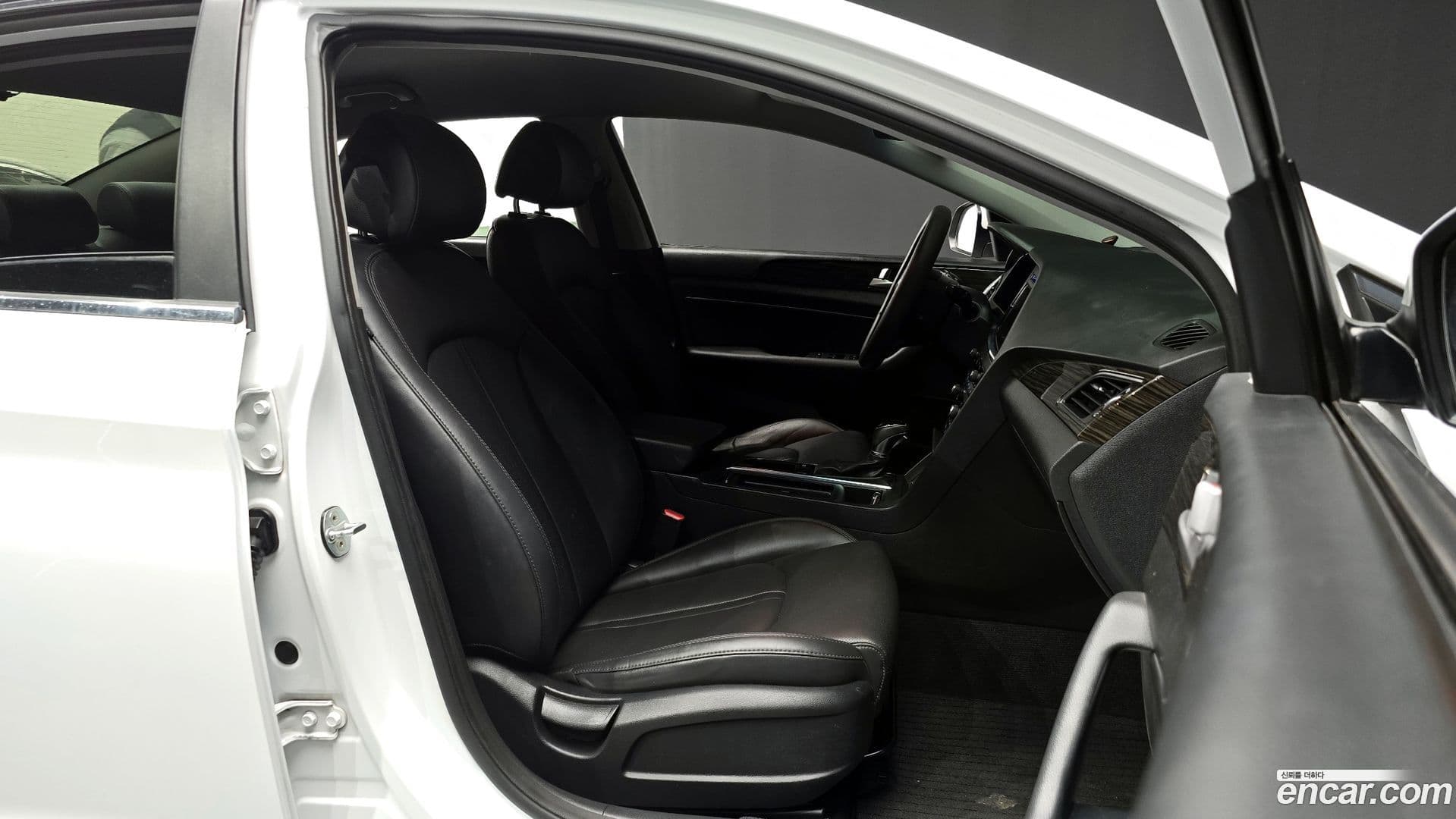 Main__Slider__Photo:Sonata Hyundai 2016.11-9