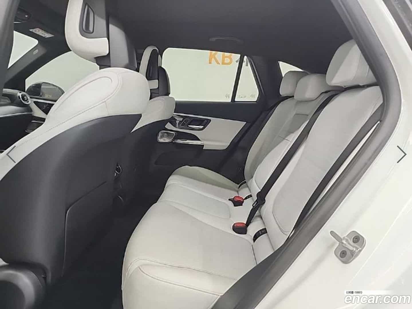 GLC-Class Mercedes-Benz 2023.8-OPTION-016