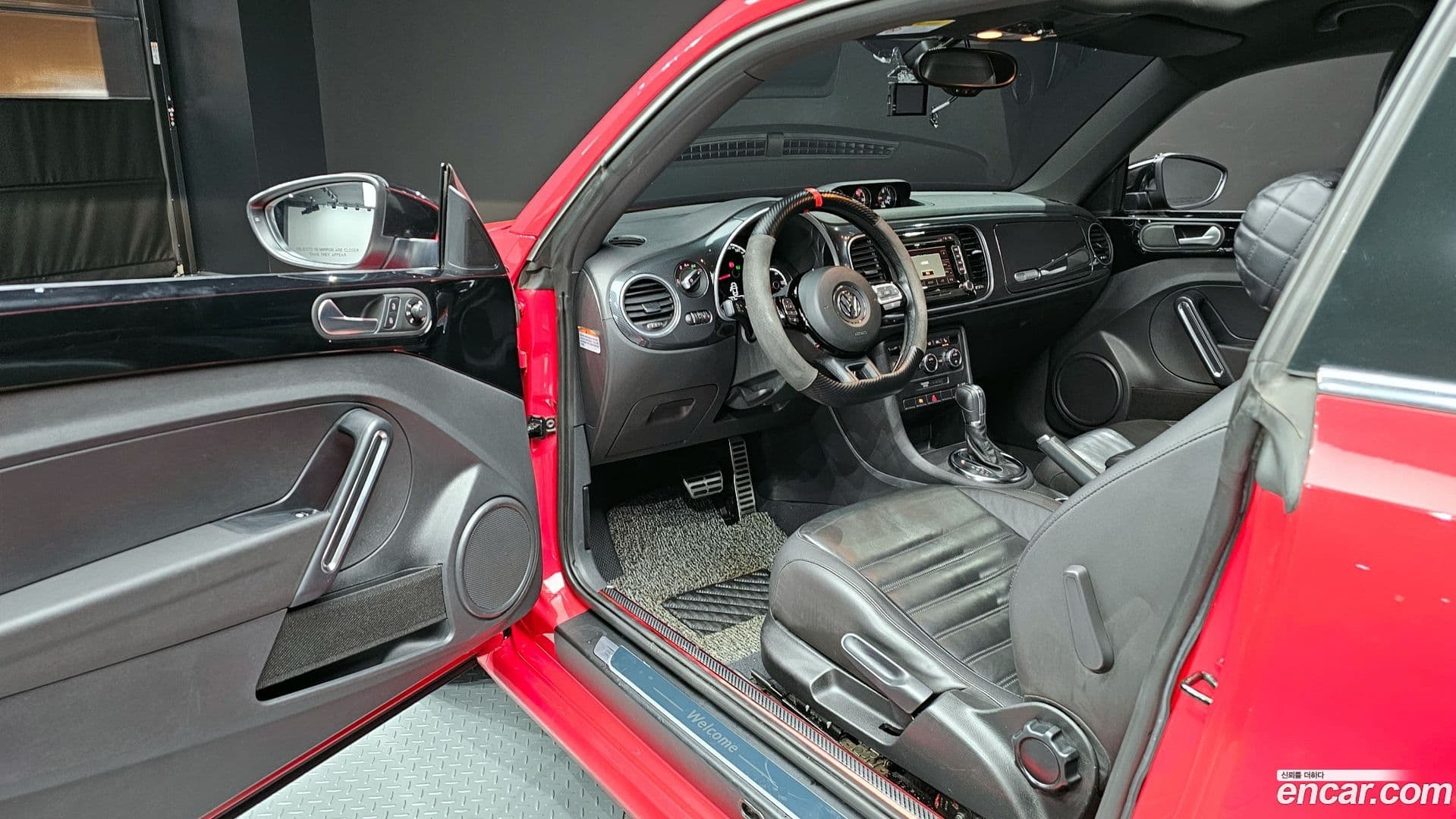 Main__Slider__Photo:Beatle Volkswagen 2013.11-10