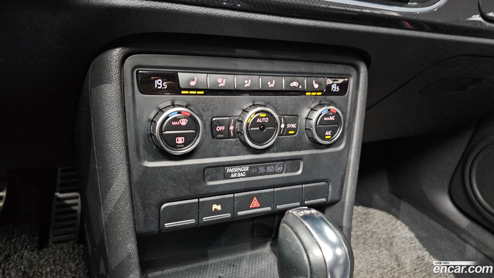 Main__Slider__Photo:Beatle Volkswagen 2013.11-16