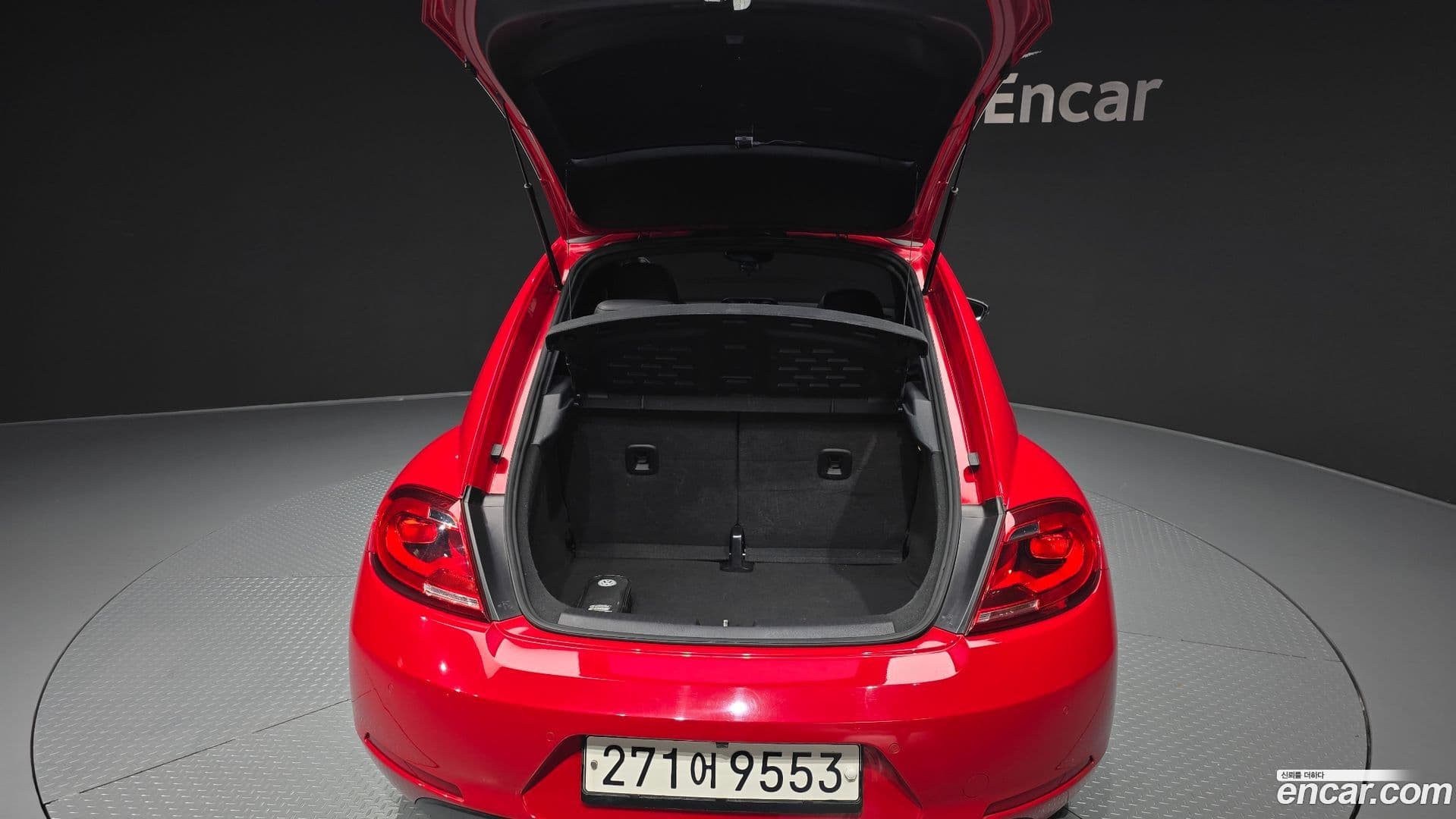 Main__Slider__Photo:Beatle Volkswagen 2013.11-19