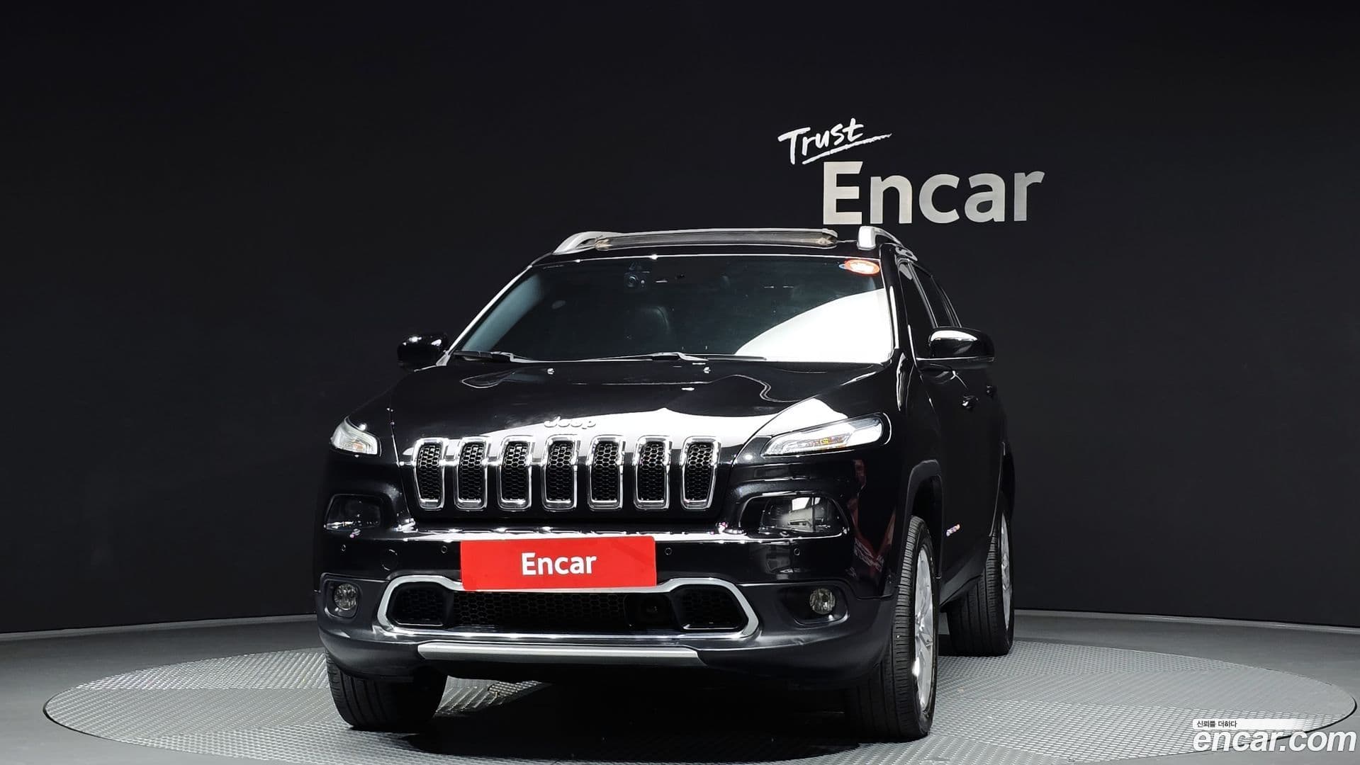 Main__Slider__Photo:Cherokee Jeep 2016.11-2