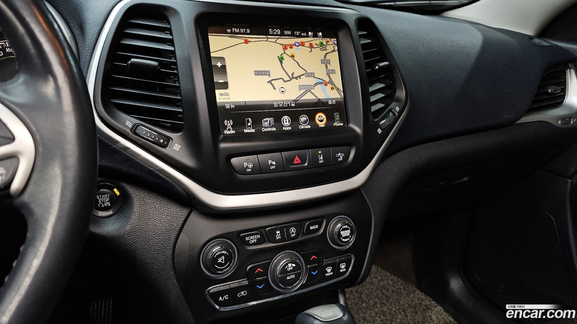 Main__Slider__Photo:Cherokee Jeep 2016.11-14