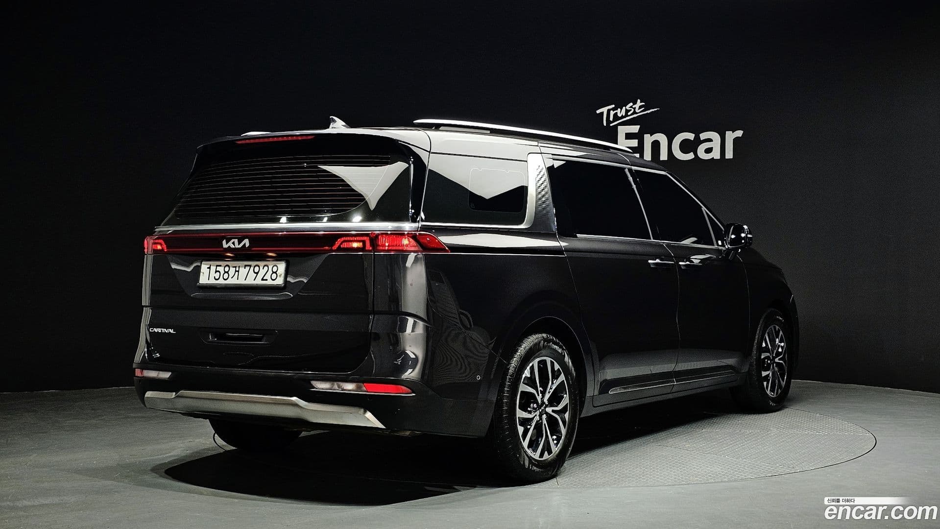 Main__Slider__Photo:Canival Kia 2022.1-1