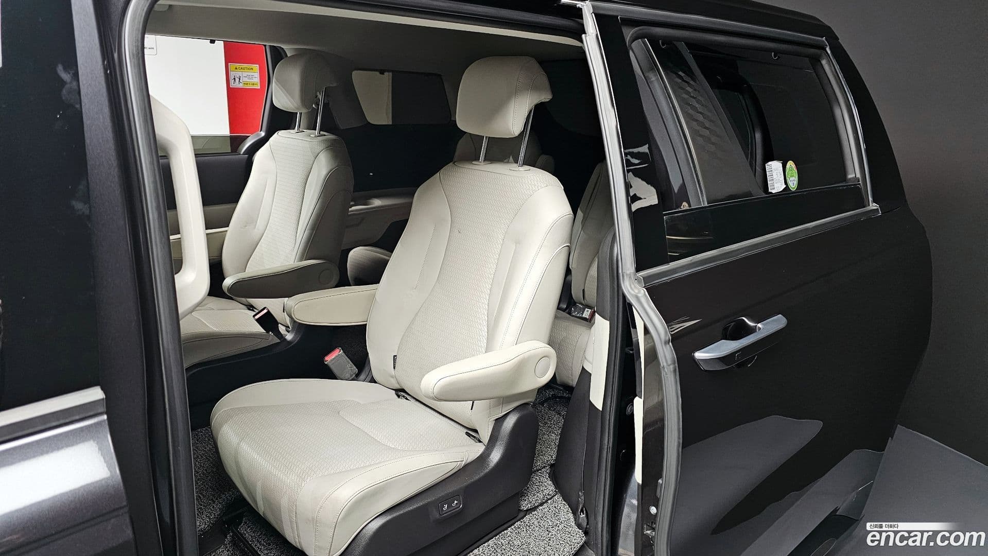 Main__Slider__Photo:Canival Kia 2022.1-10