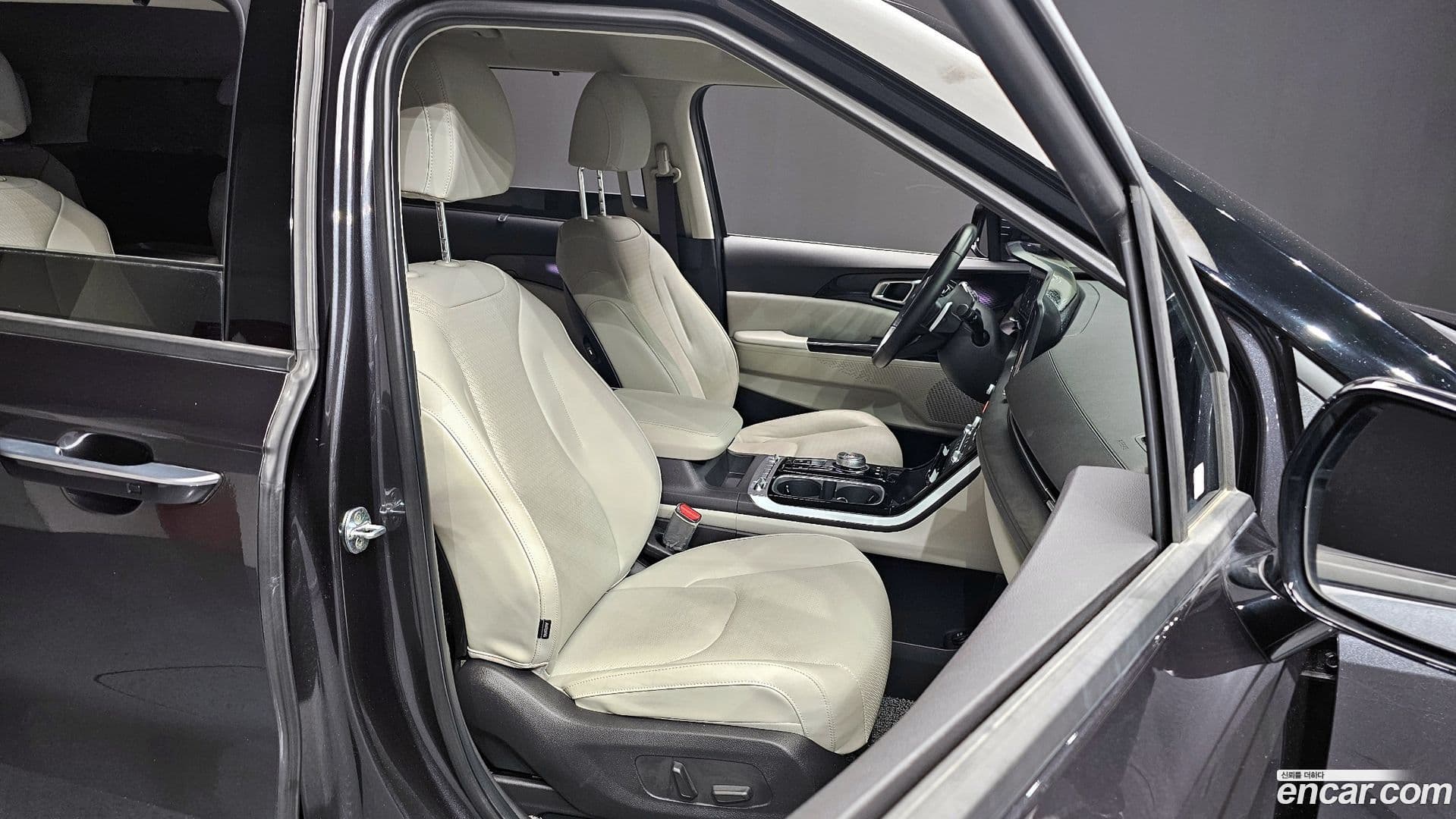 Main__Slider__Photo:Canival Kia 2022.1-11