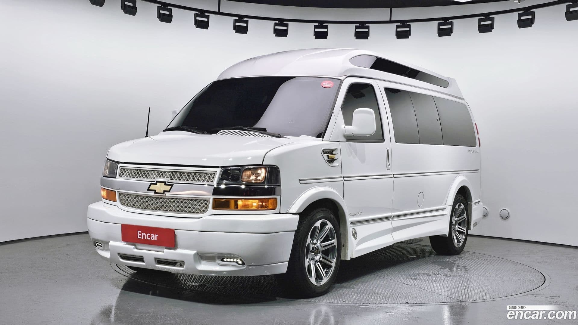 Main__Slider__Photo:Express Van Chevrolet 2018.2-0