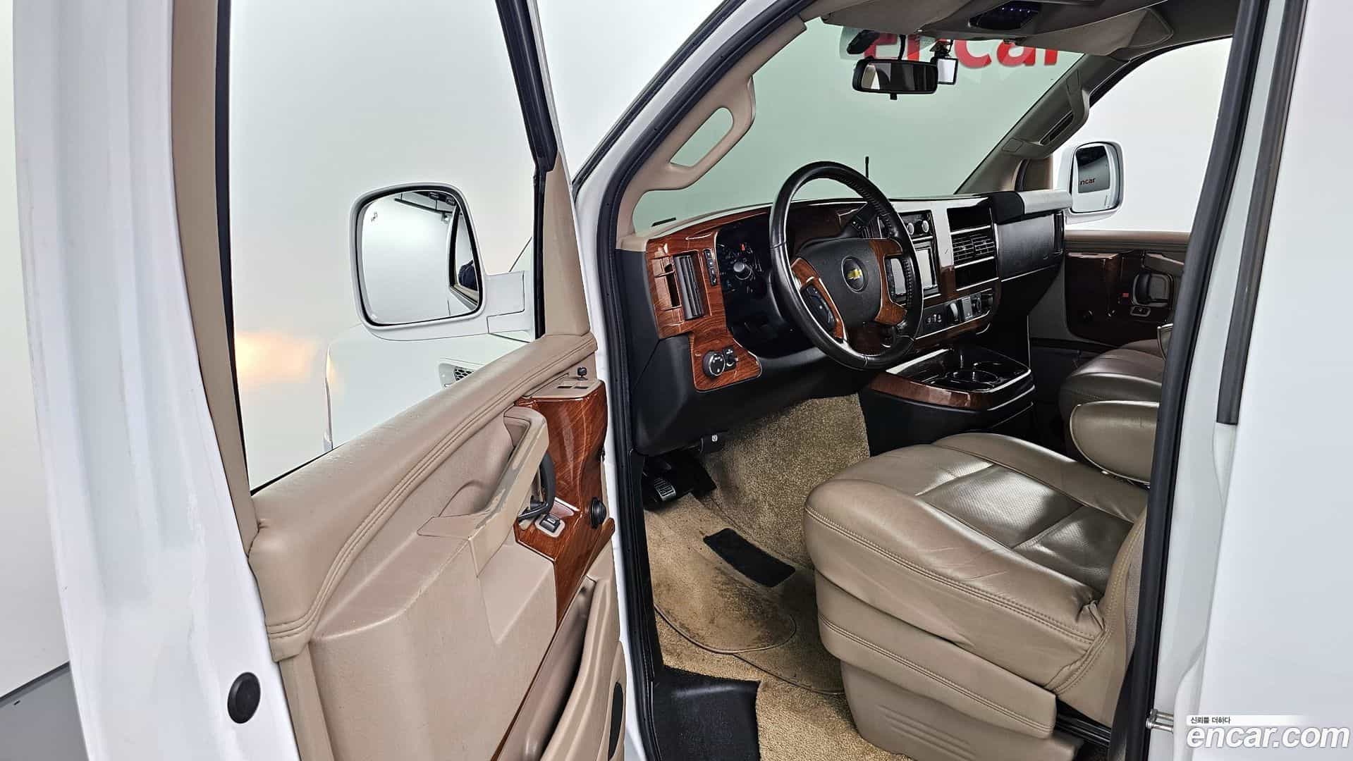 Express Van Chevrolet 2018.2-INNER-010